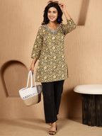 Antaran Green Pure Cotton Embroidered Tunic | Grocsy