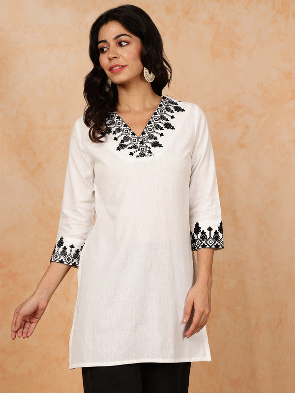 Antaran White Pure Cotton Embroidered Tunic | Grocsy