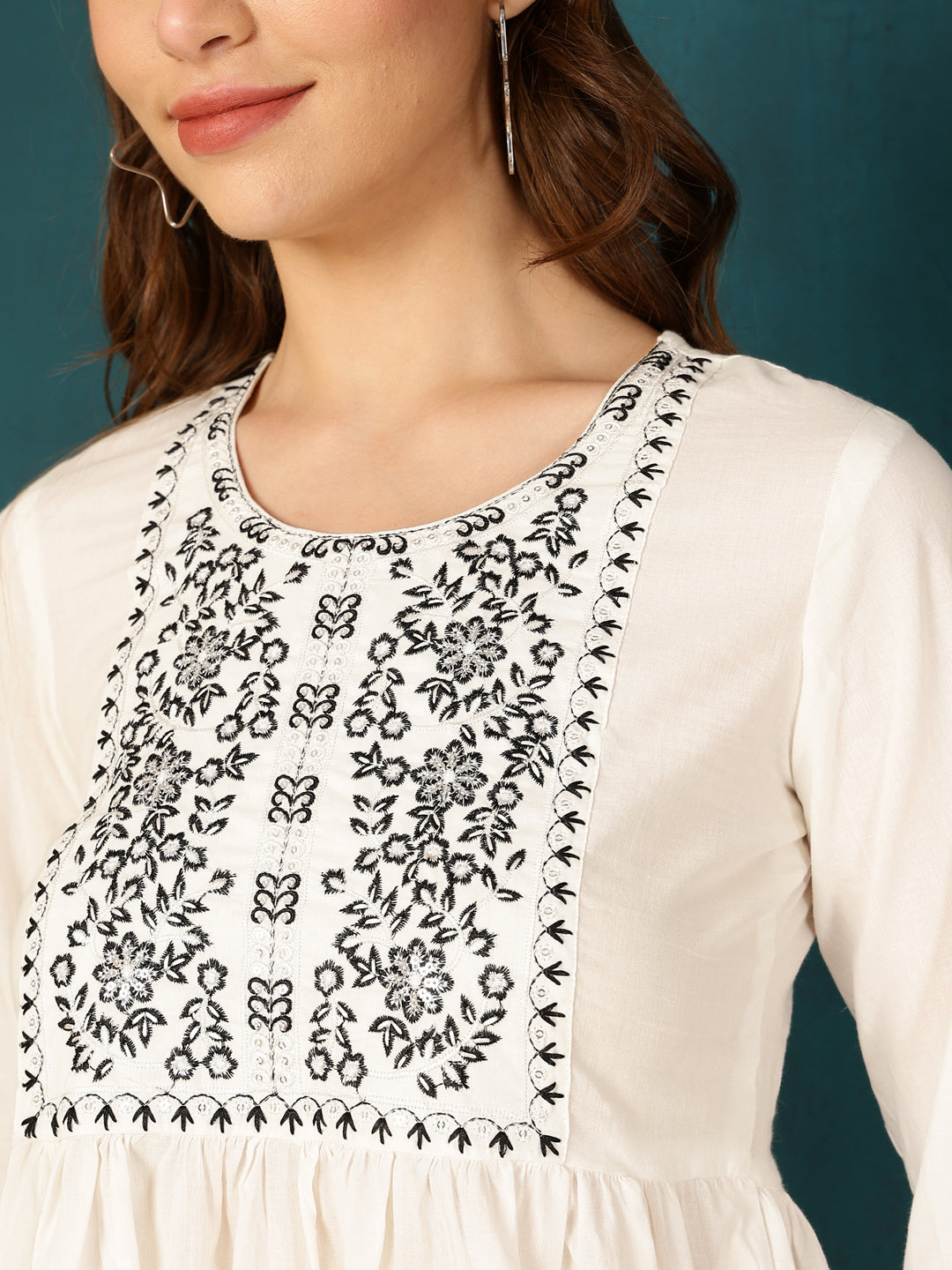 Antaran White Pure Cotton Embellished Tunic | Grocsy