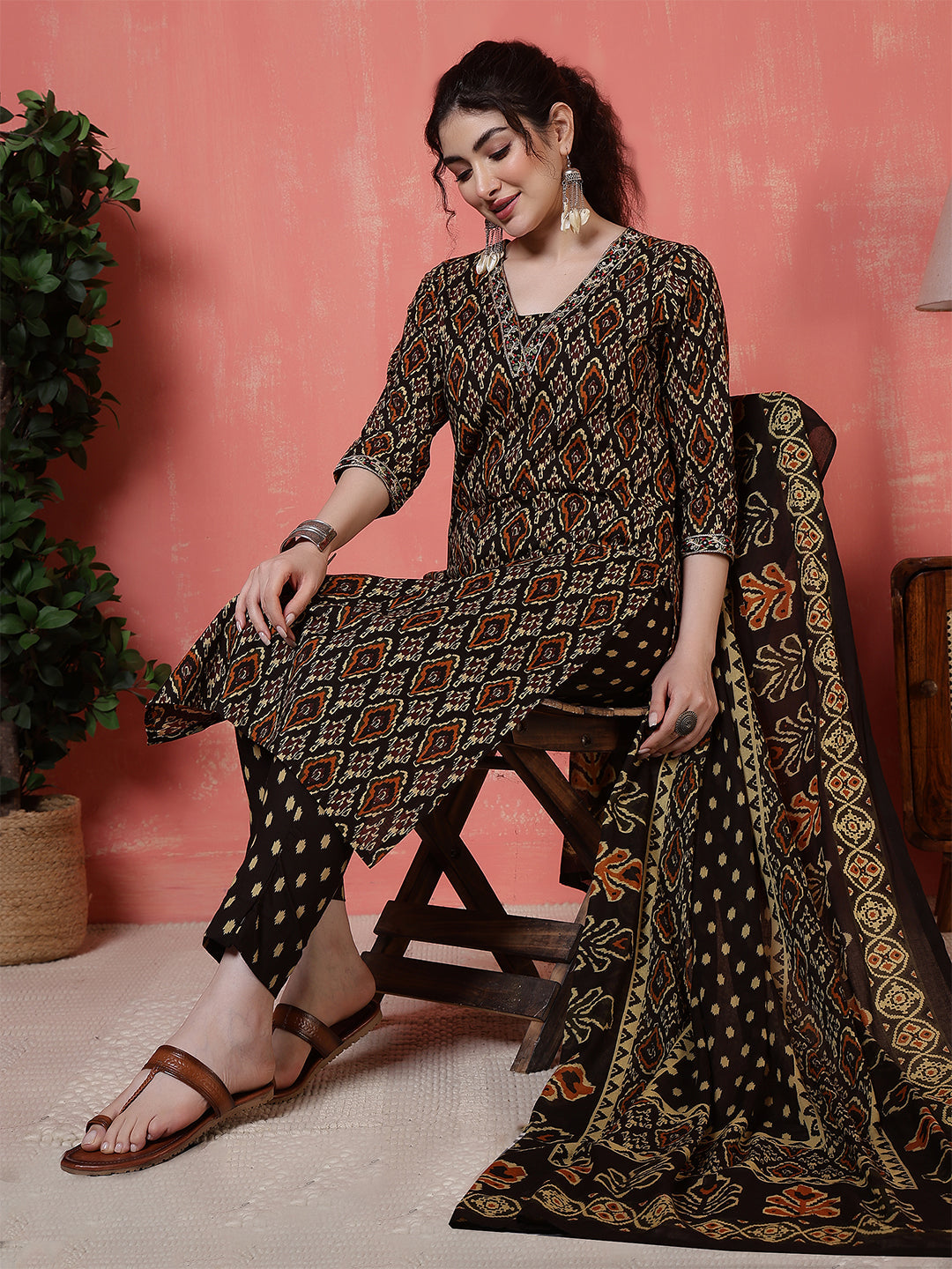 Antaran Black Pure Cotton Embroidered Kurta Pant Dupatta | Grocsy