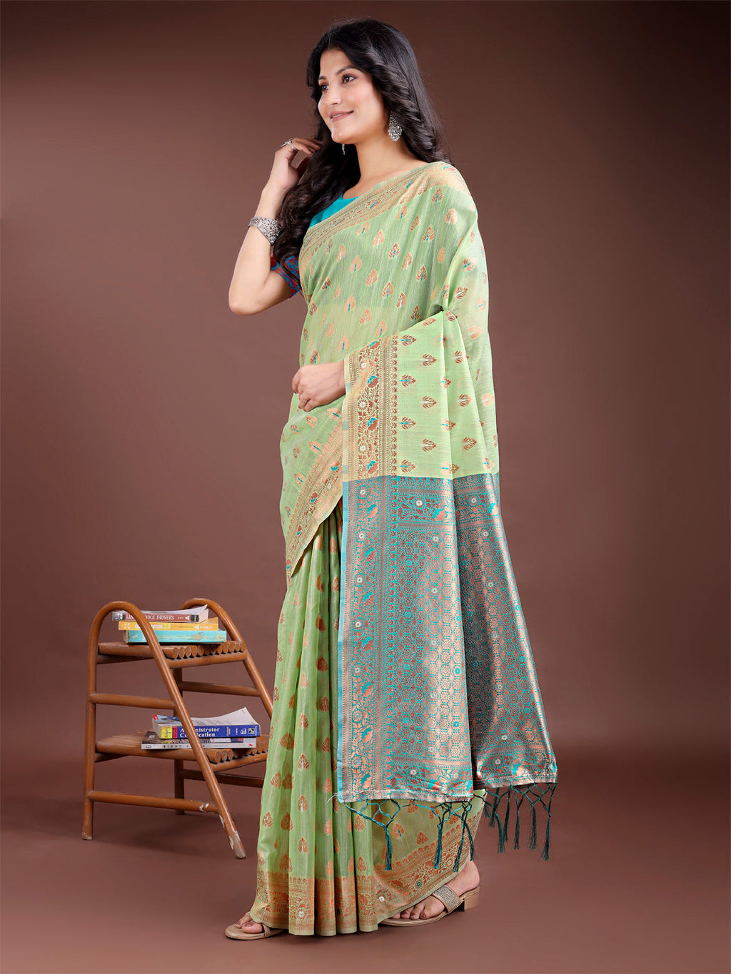 Shree Shyam Fashion Elegant Light Green Cotton Saree with Contrast Pallu - Perfect Blend of Tradition & Comfort | Grocsy