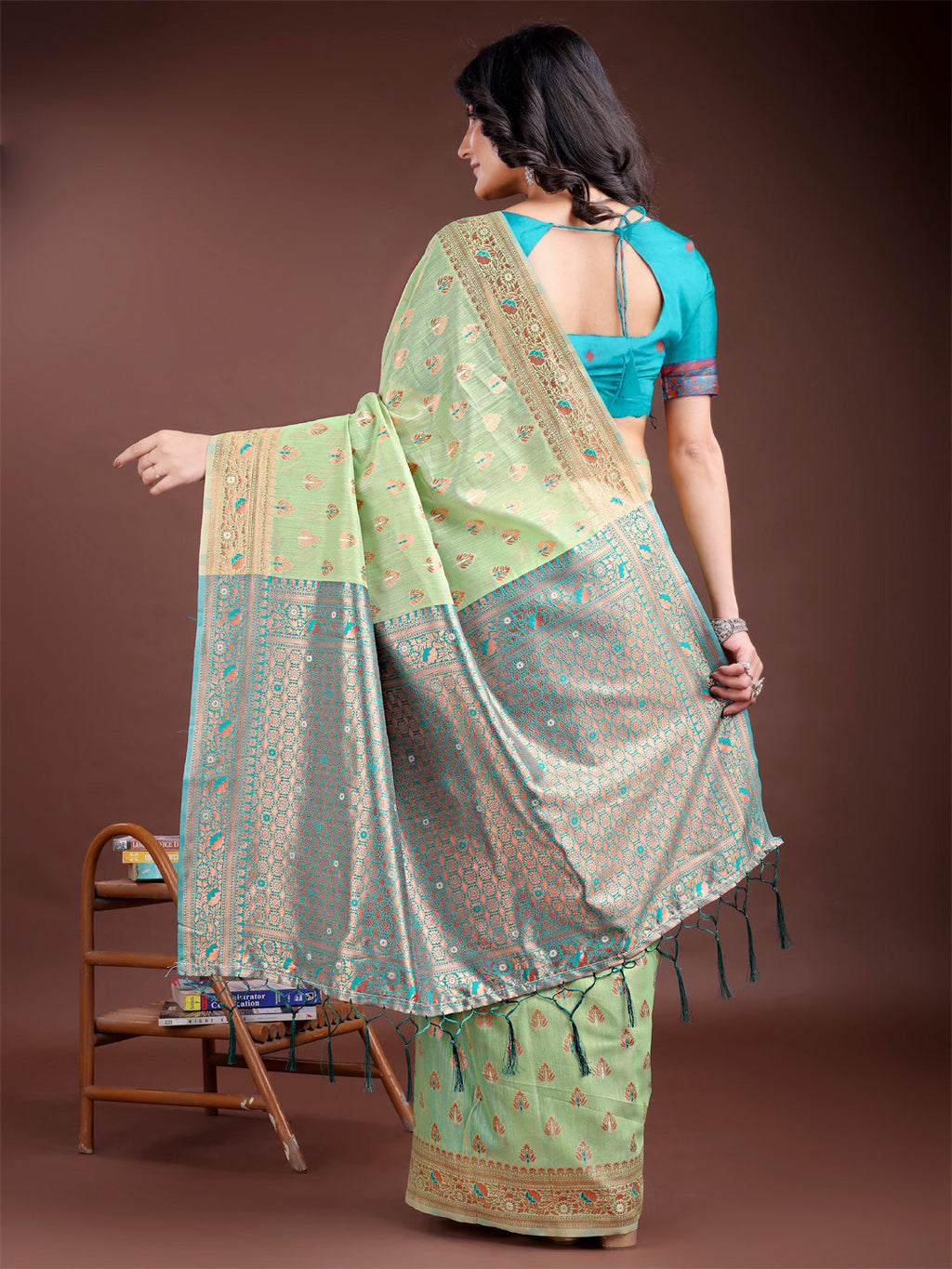 Shree Shyam Fashion Elegant Light Green Cotton Saree with Contrast Pallu - Perfect Blend of Tradition & Comfort | Grocsy
