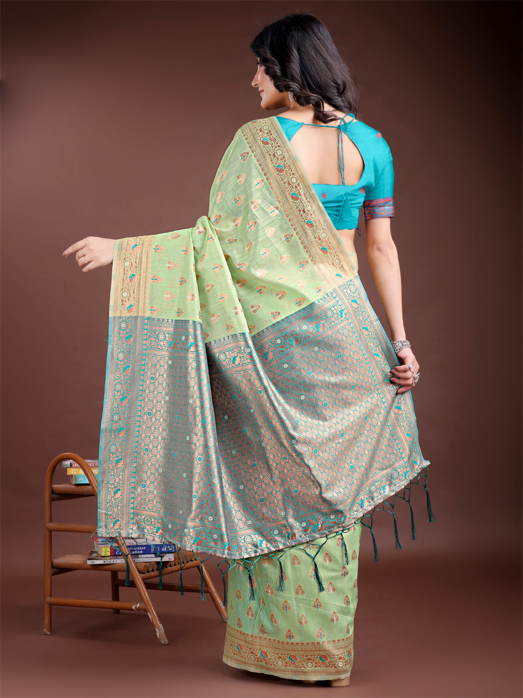 Shree Shyam Fashion Elegant Light Green Cotton Saree with Contrast Pallu - Perfect Blend of Tradition & Comfort | Grocsy