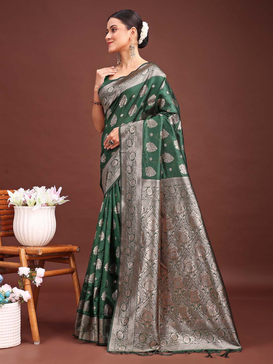 Shree Shyam Fashion Dark Green Banarasi Silk Saree with Zari Weaving - A Timeless Tale of Elegance | Grocsy