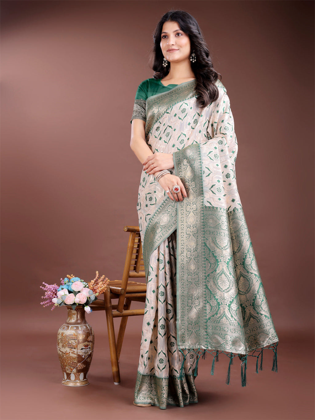 Shree Shyam Fashion Graceful Cream & Green Linen Cotton Saree with Rich Zari Pallu - A Touch of Royal Comfort | Grocsy