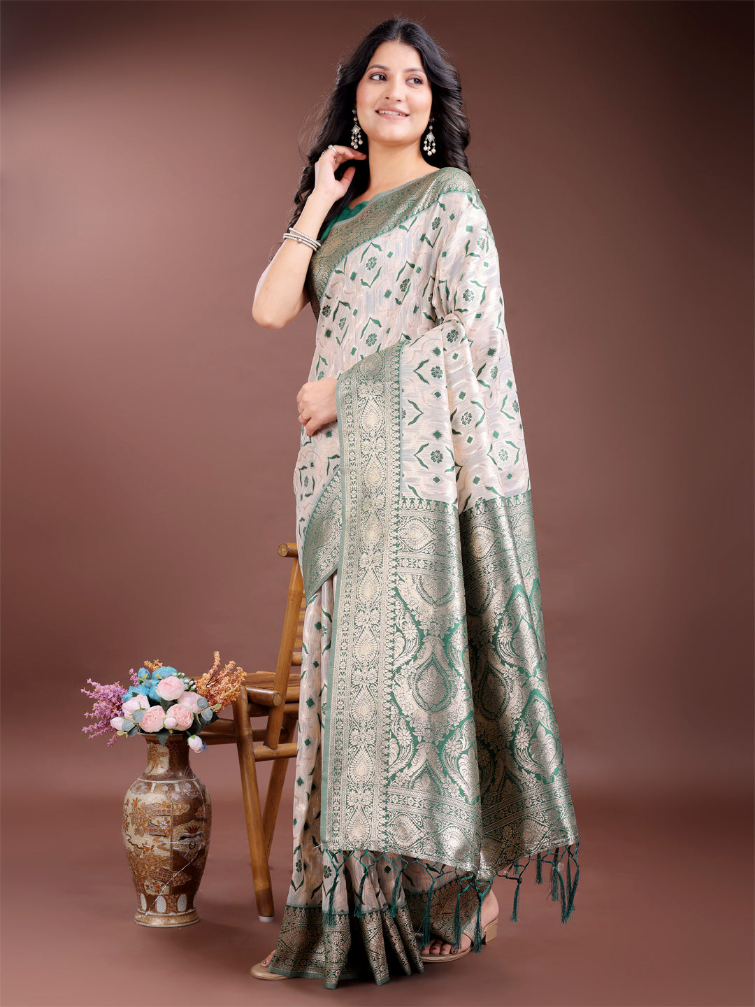 Shree Shyam Fashion Graceful Cream & Green Linen Cotton Saree with Rich Zari Pallu - A Touch of Royal Comfort | Grocsy
