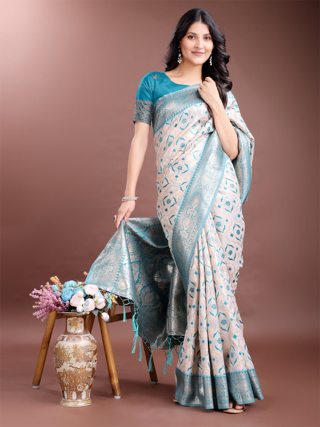 Shree Shyam Fashion Graceful Cream & Sea Green Linen Cotton Saree with Rich Zari Pallu - A Touch of Royal Comfort | Grocsy
