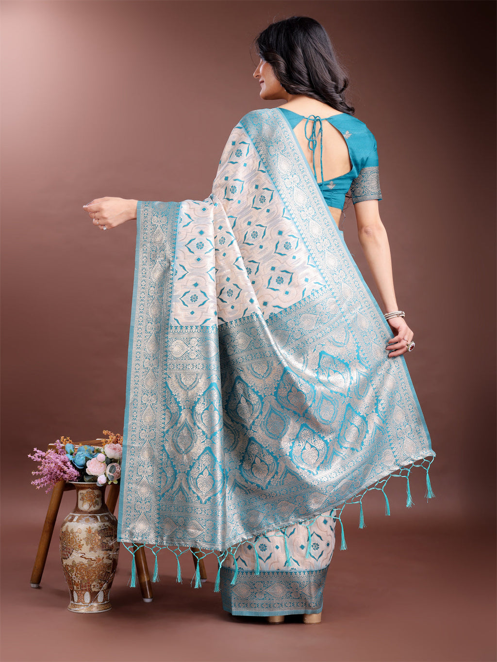 Shree Shyam Fashion Graceful Cream & Sea Green Linen Cotton Saree with Rich Zari Pallu - A Touch of Royal Comfort | Grocsy