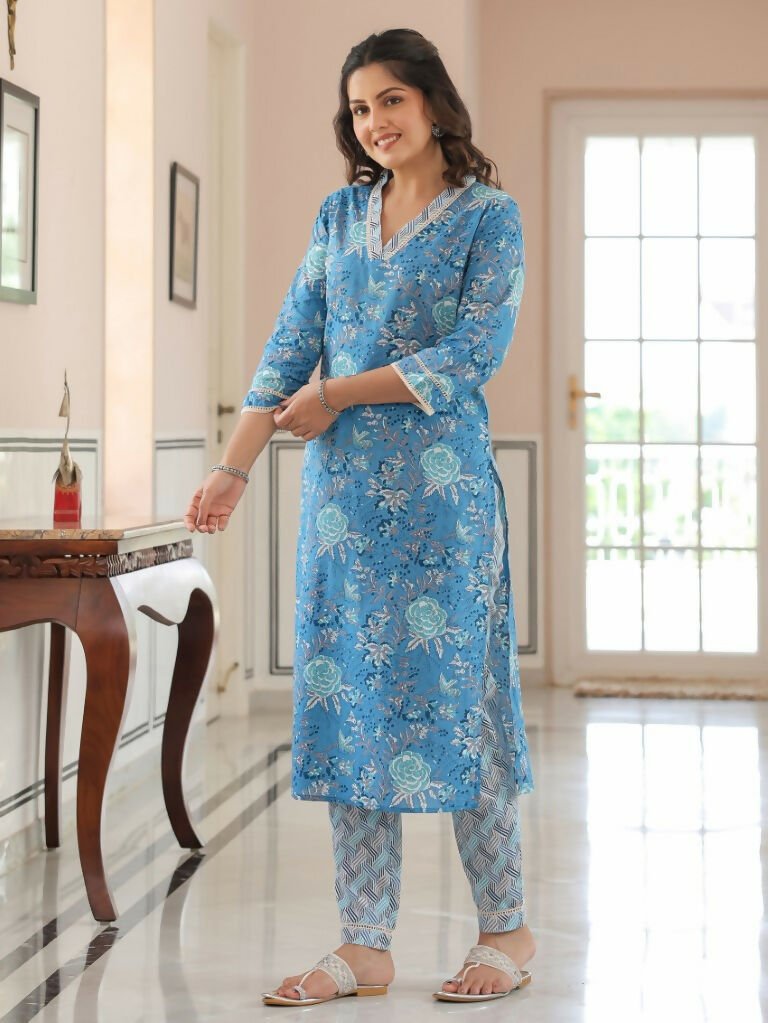 Aramya Straight Soft Cotton Floral Print Women's Kurta Set - Blue | Grocsy