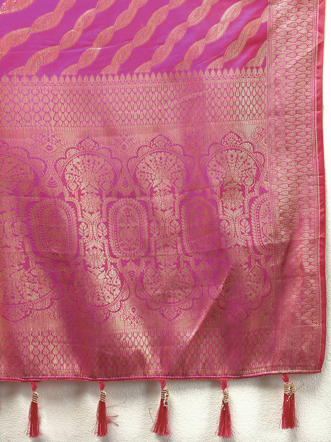 Lorenvalley Fashion Magenta Soft Silk Woven Design with Zari Weaving Leheriya Design Saree | Grocsy