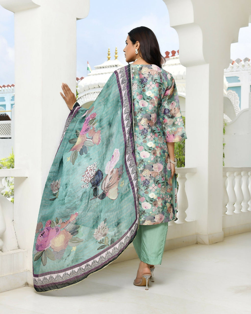 Vaasva Women's Green Tissue Gota Embroidered Suit Set With Solid Pant And Embroidered Dupatta | Grocsy