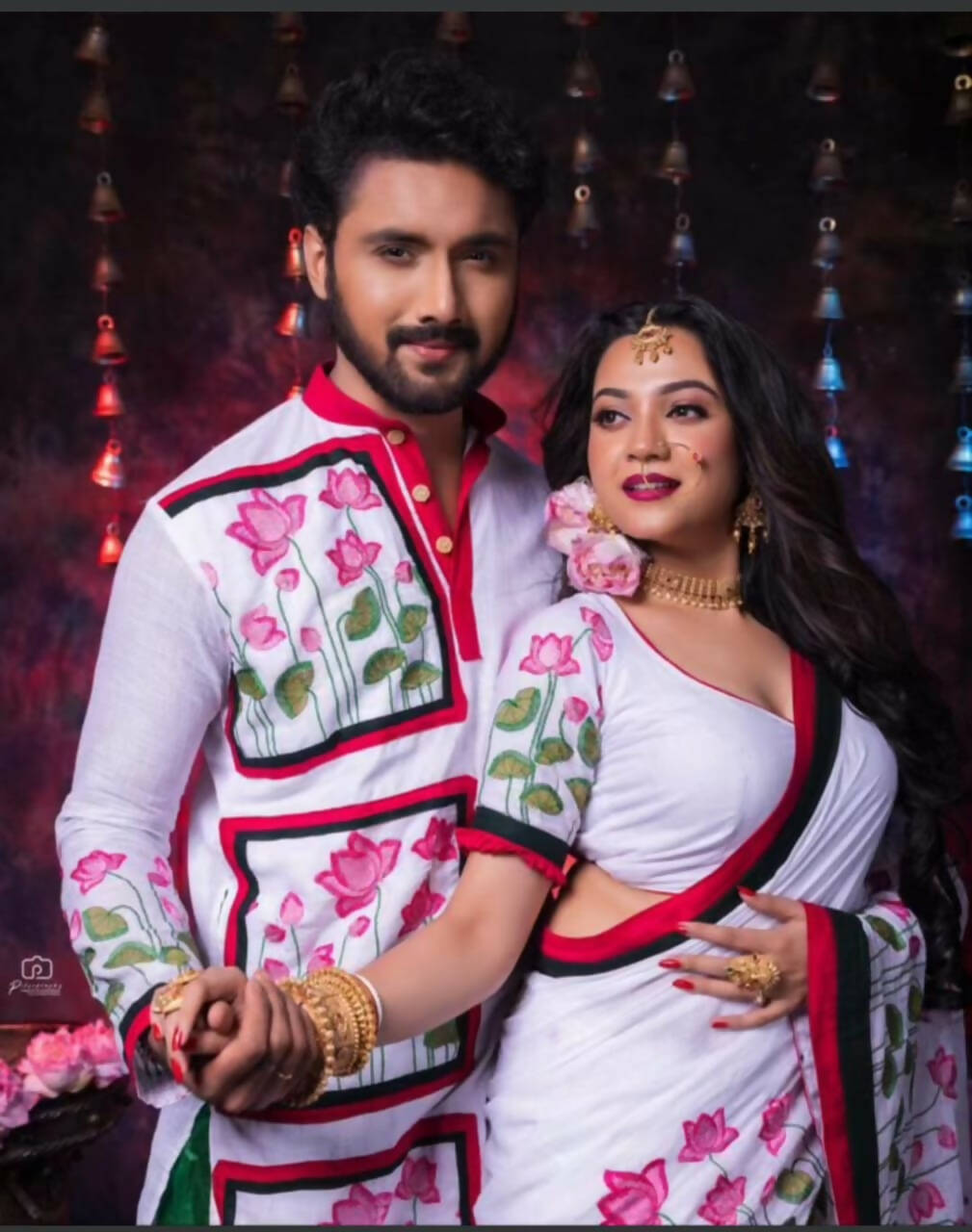 Exclusive Collection Saree With Blouse Piece For Women And Men's Kurta - White | Grocsy