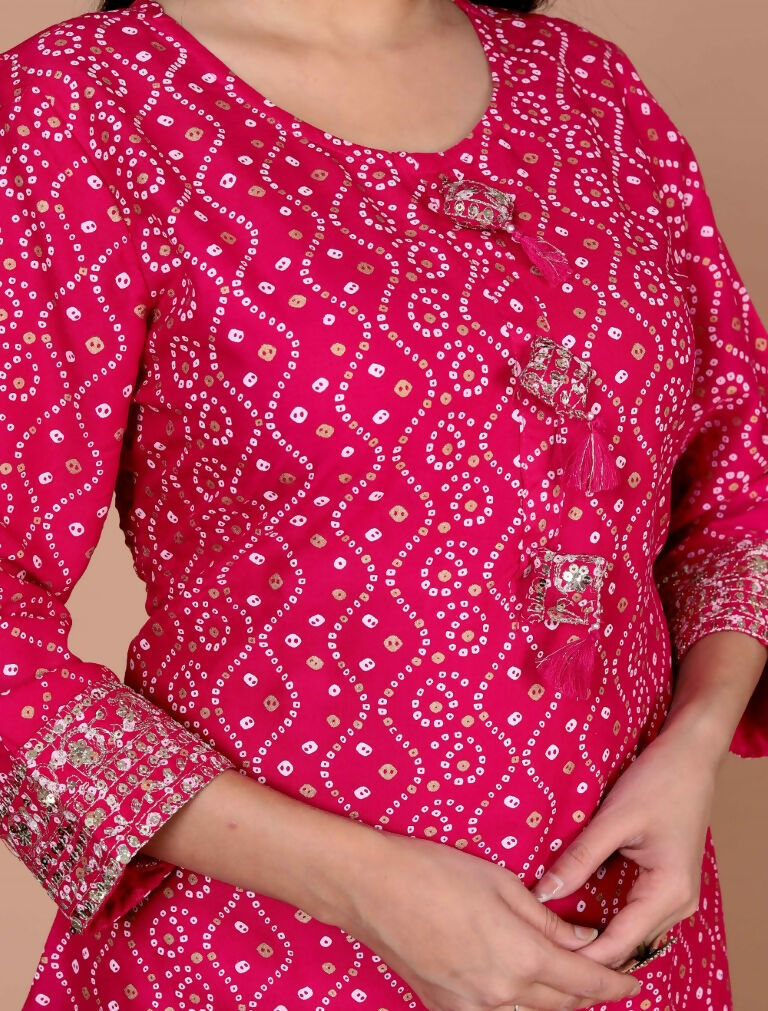 Miravan Women's Plus Size Pink Bandhani Pakistani Straight Kurti | Grocsy