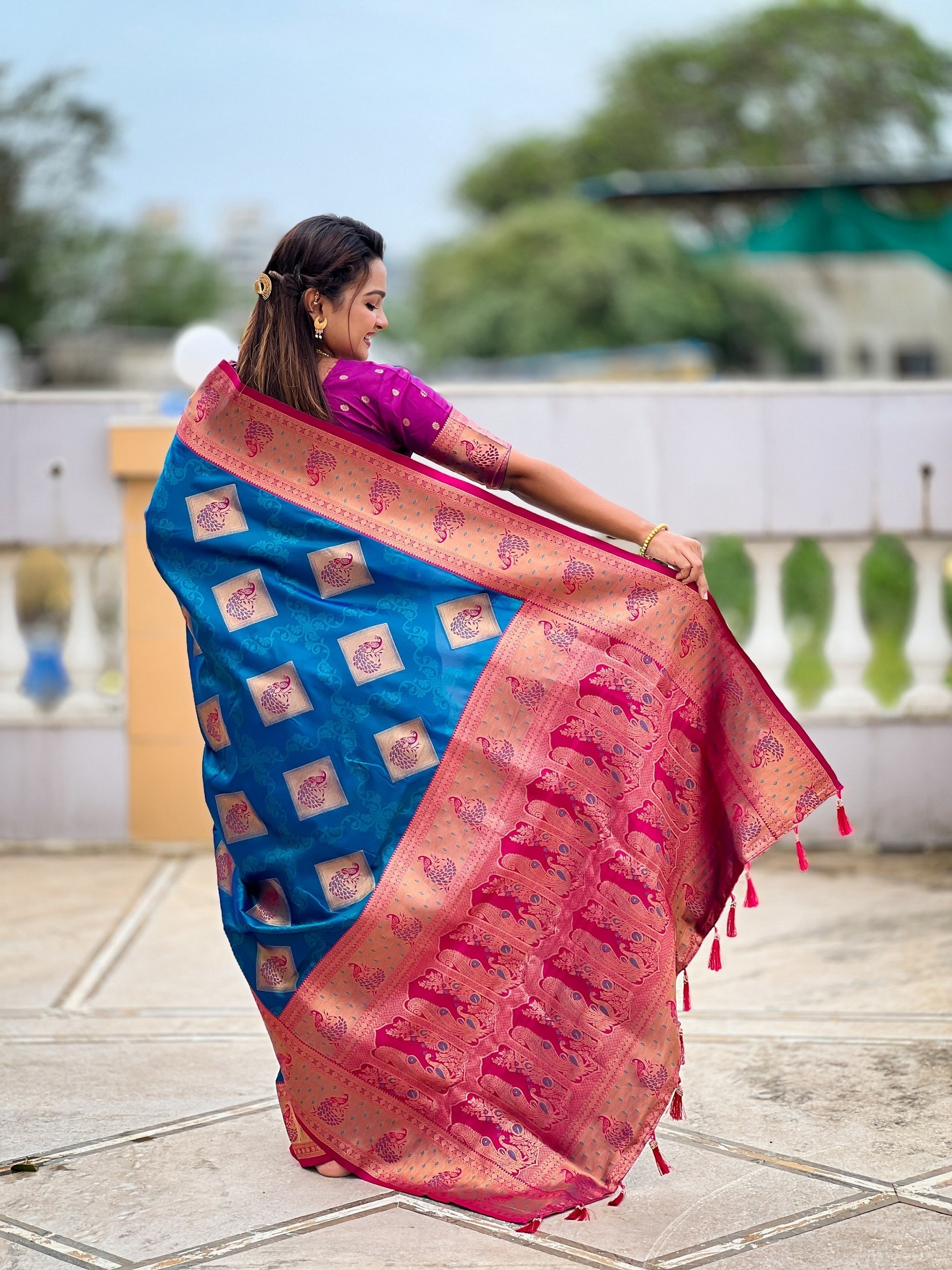 Vedant Vastram Soft Litchi Silk Banarasi Silk Jacquard Saree - Firozi | Grocsy