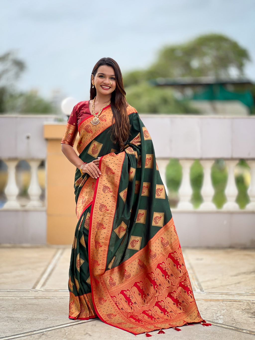 Vedant Vastram Soft Litchi Silk Banarasi Silk Jacquard Saree - Green | Grocsy