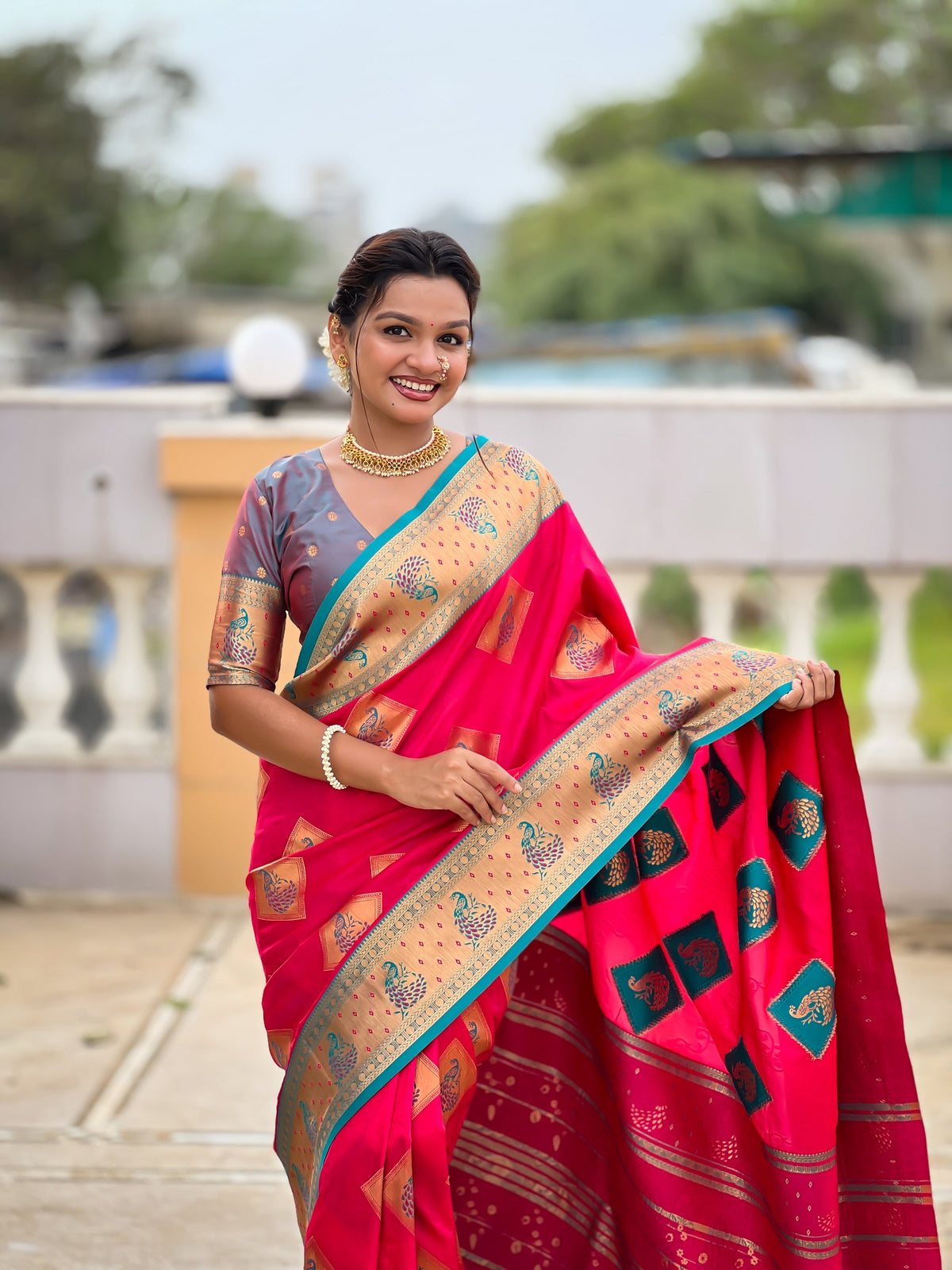 Vedant Vastram Soft Litchi Silk Banarasi Silk Jacquard Saree - Pink | Grocsy