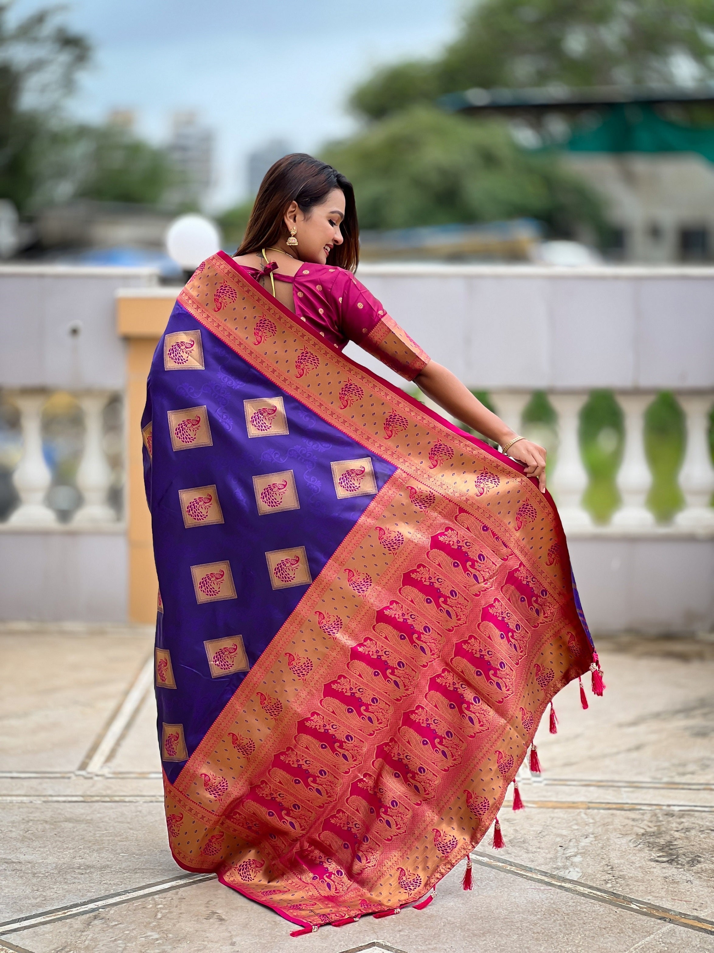 Vedant Vastram Soft Litchi Silk Banarasi Silk Jacquard Saree - Violet | Grocsy