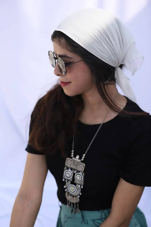 Diva Globe White Chiffon Bhandana | Grocsy