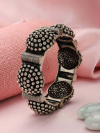 Priyaasi Women Silver Plated Kada Bracelet - Noz2Toz