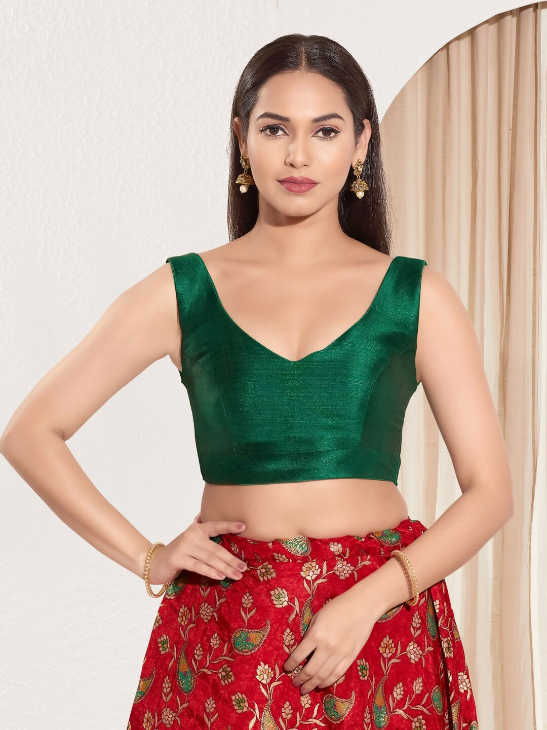 Joban Fashion Bottle Green Mulberry Silk Padded Blouse With Round Neck Sleeveless | Grocsy