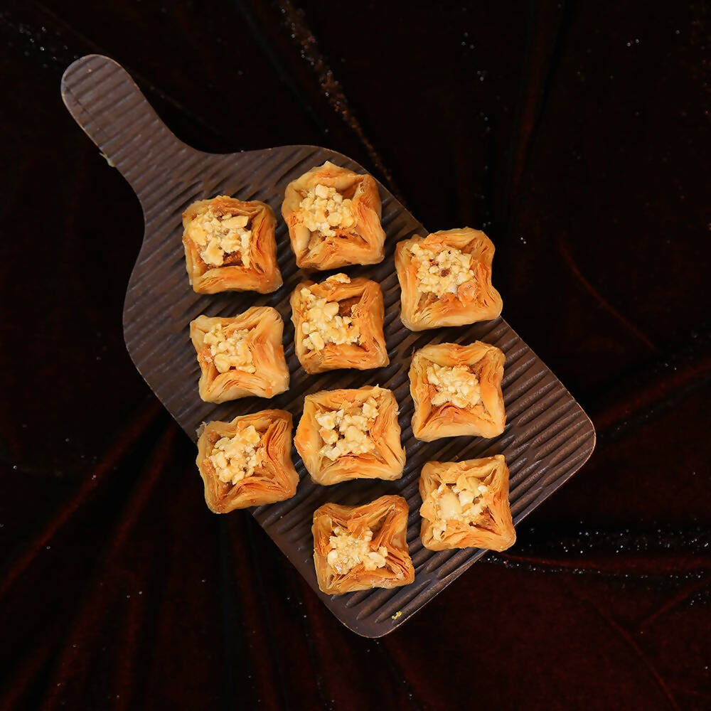 Olive Mithai Kaju Piramid Baklawa | Grocsy