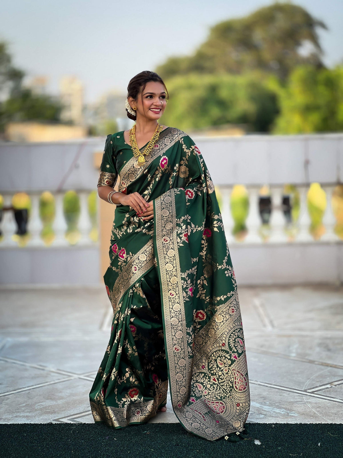 Vedant Vastram Soft Litchi Silk Banarasi Silk Jacquard Saree - Green | Grocsy