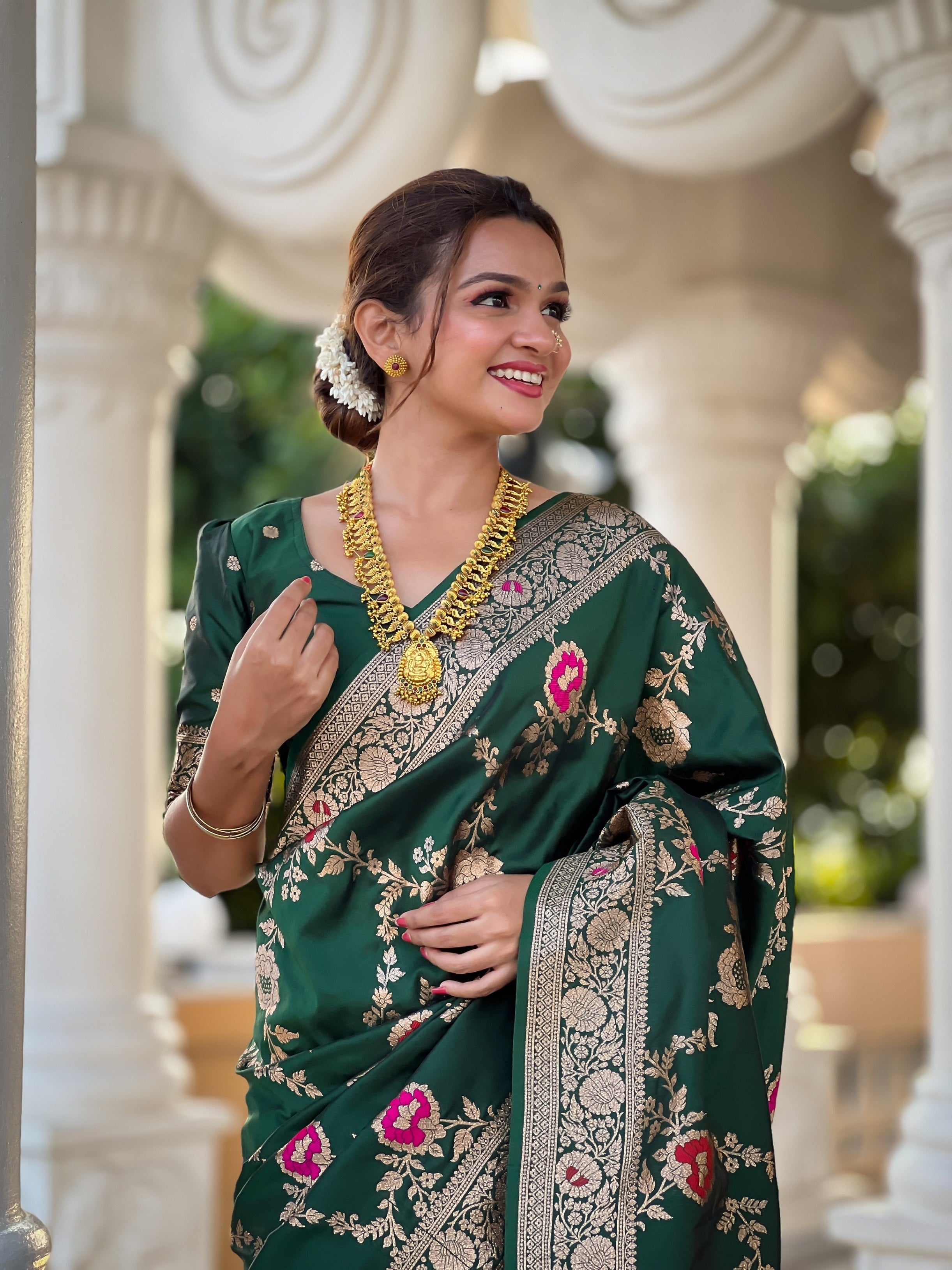 Vedant Vastram Soft Litchi Silk Banarasi Silk Jacquard Saree - Green | Grocsy
