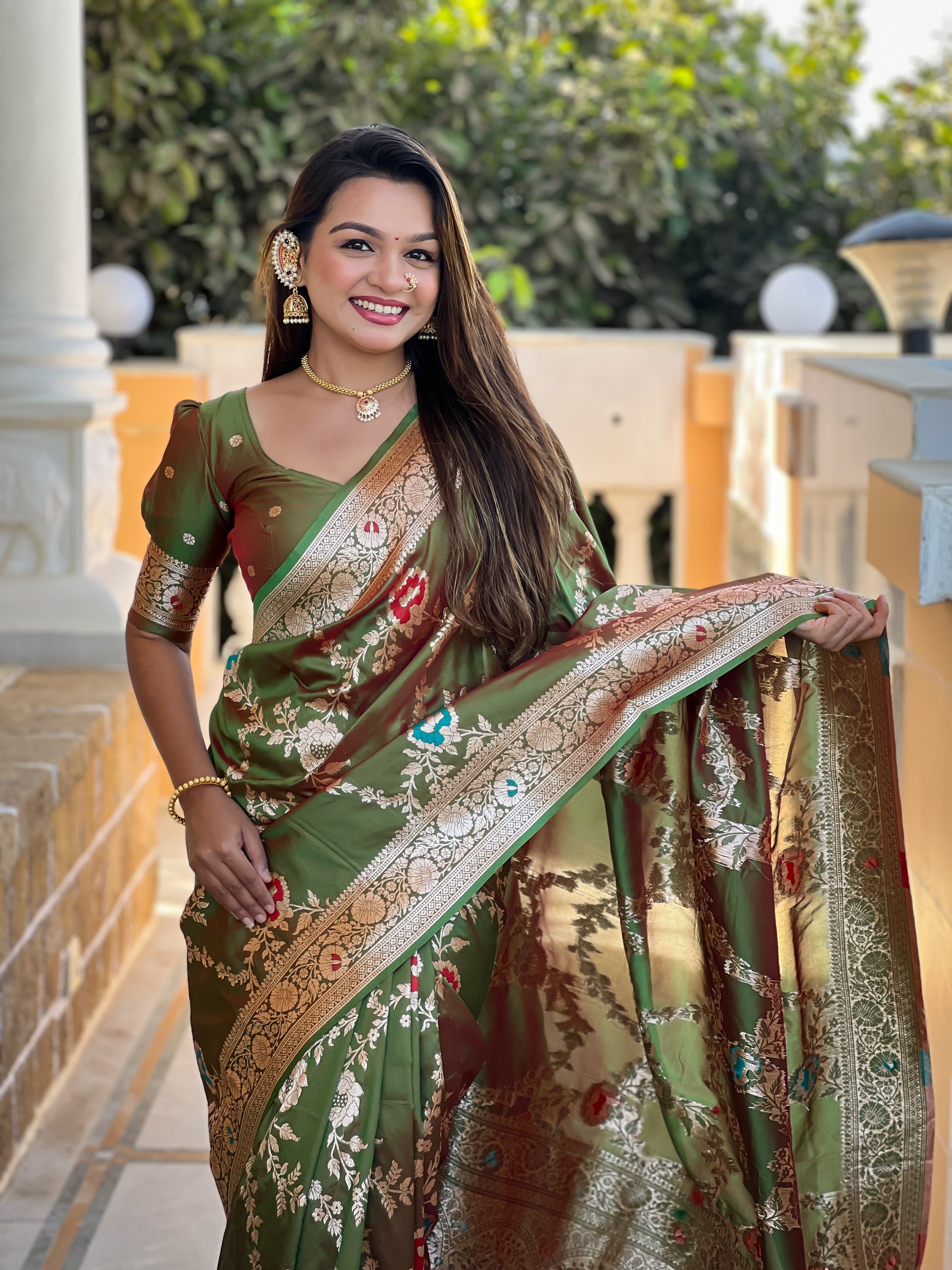 Vedant Vastram Soft Litchi Silk Banarasi Silk Jacquard Saree - Mahendi | Grocsy