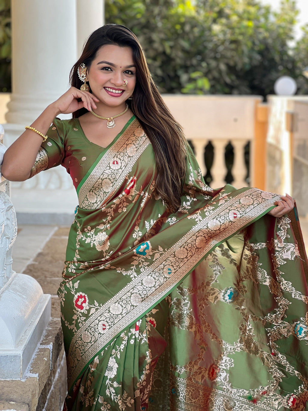 Vedant Vastram Soft Litchi Silk Banarasi Silk Jacquard Saree - Mahendi | Grocsy
