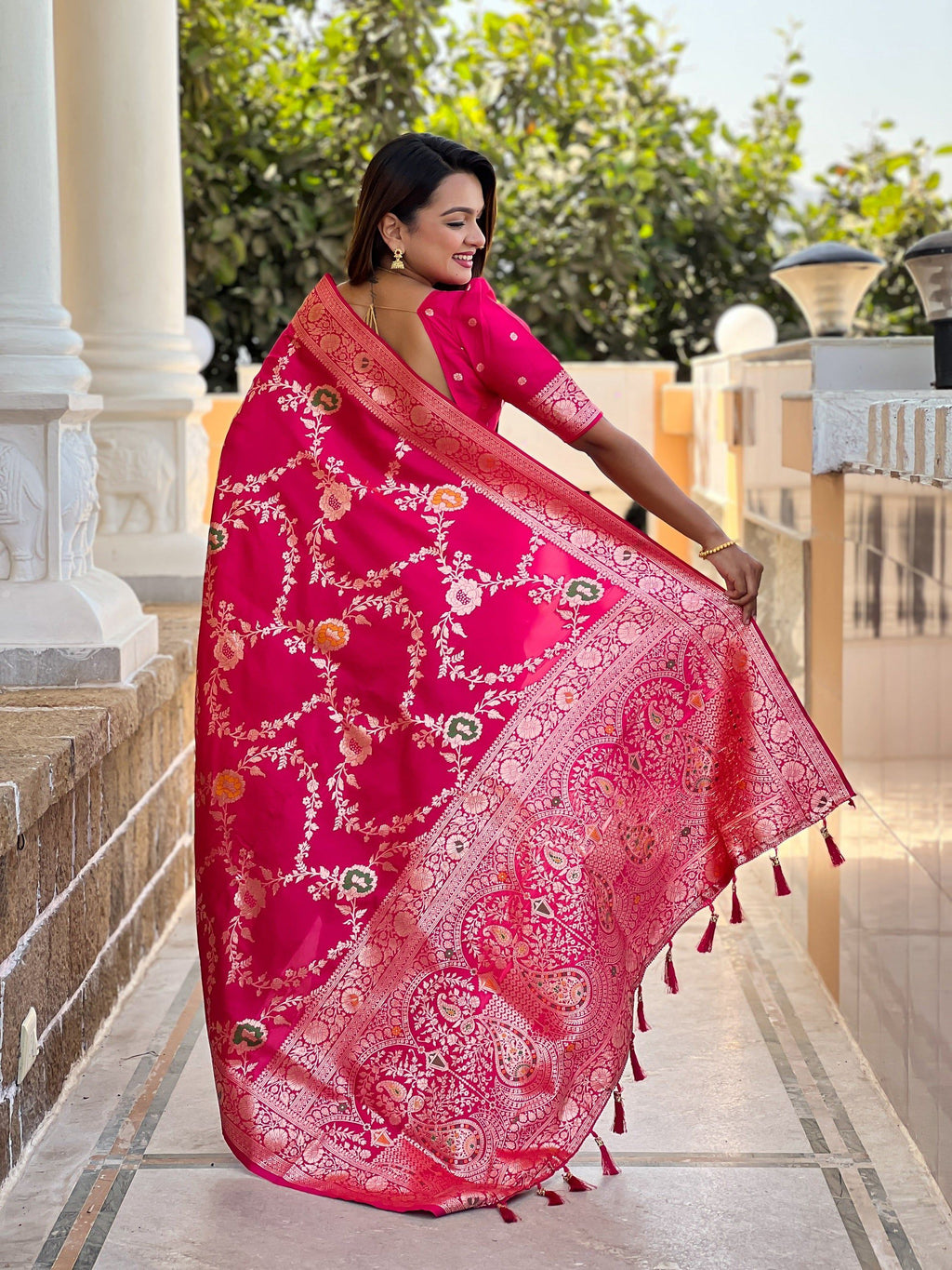 Vedant Vastram Soft Litchi Silk Banarasi Silk Jacquard Saree - Rani | Grocsy