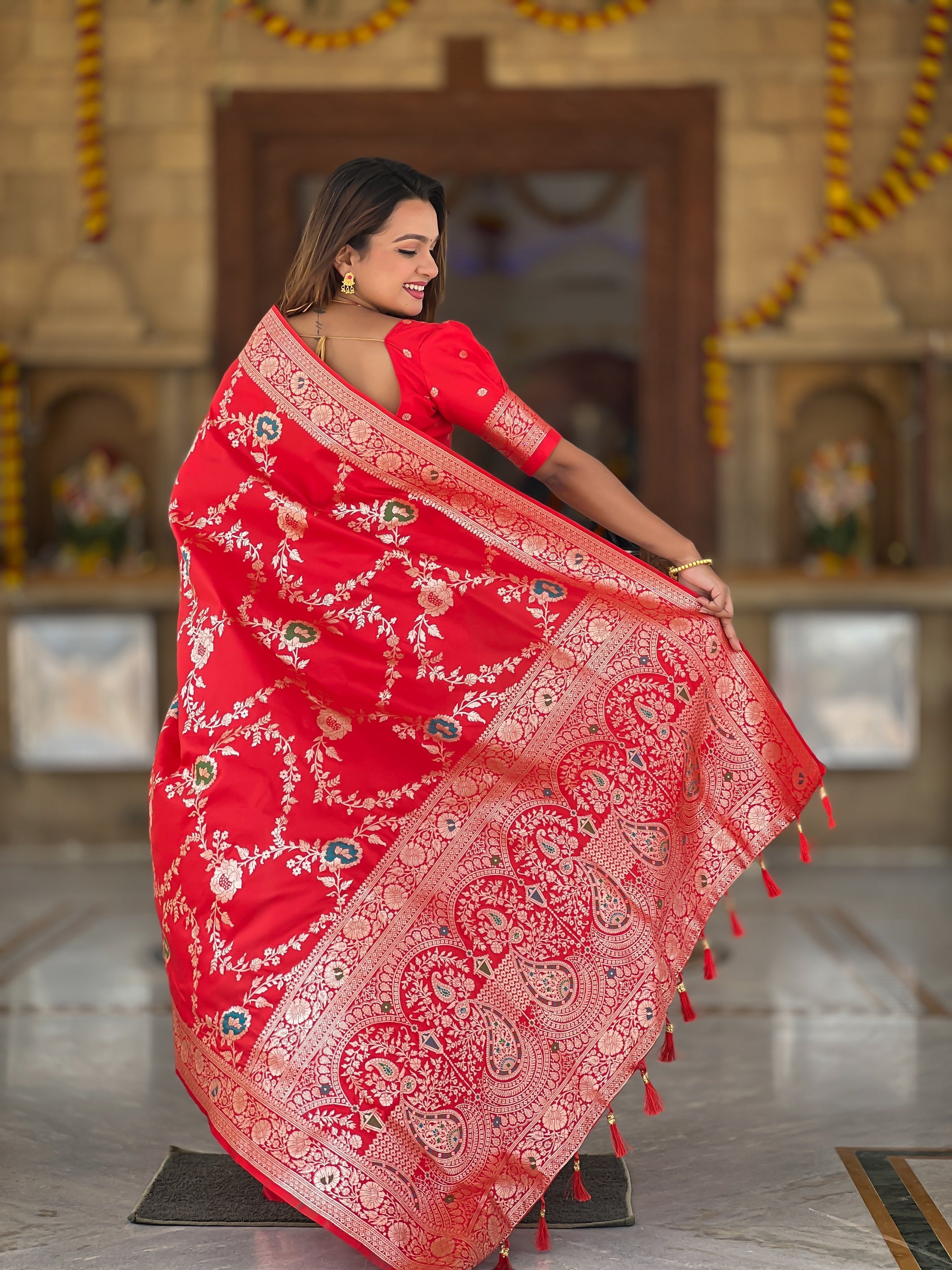 Vedant Vastram Soft Litchi Silk Banarasi Silk Jacquard Saree - Red | Grocsy