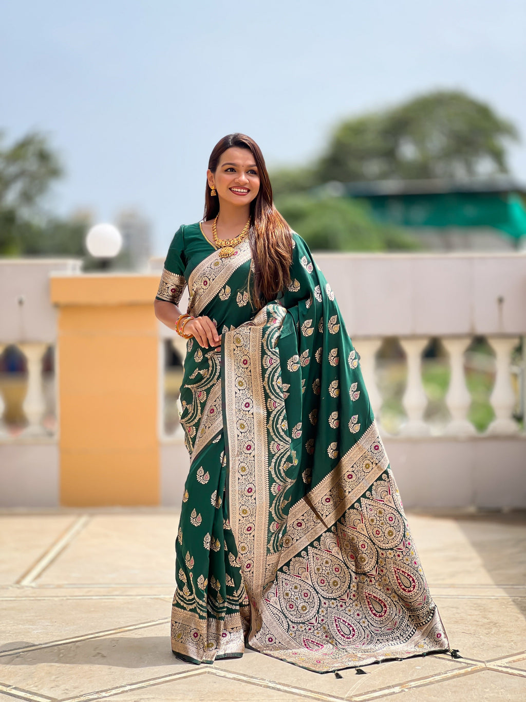 Vedant Vastram Soft Litchi Silk Banarasi Silk Jacquard Saree - Green | Grocsy