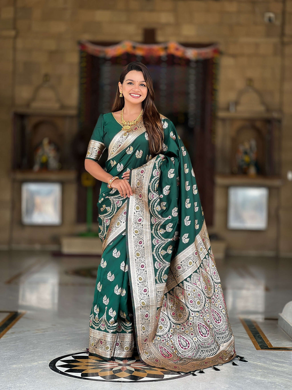 Vedant Vastram Soft Litchi Silk Banarasi Silk Jacquard Saree - Green | Grocsy