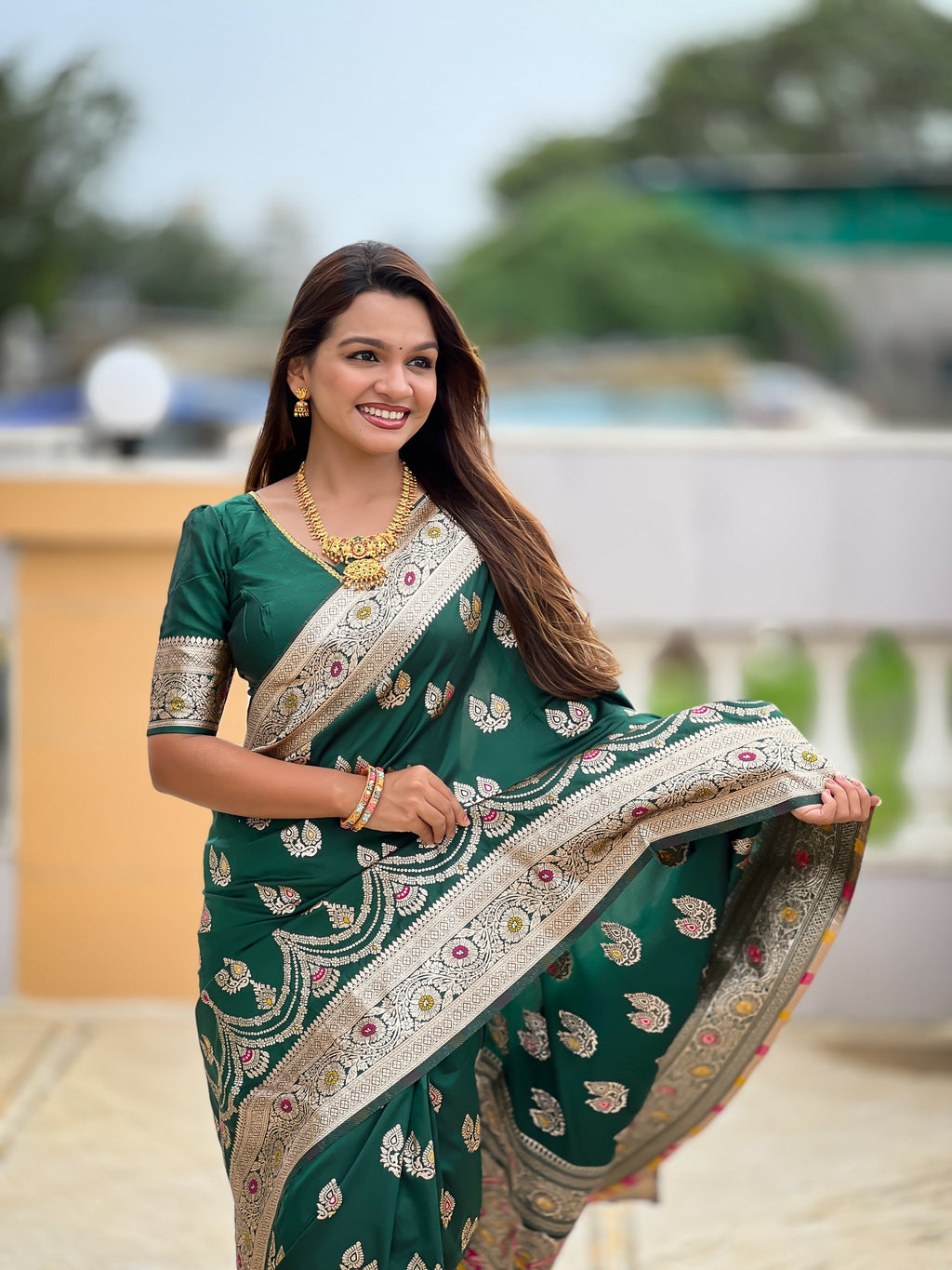 Vedant Vastram Soft Litchi Silk Banarasi Silk Jacquard Saree - Green | Grocsy