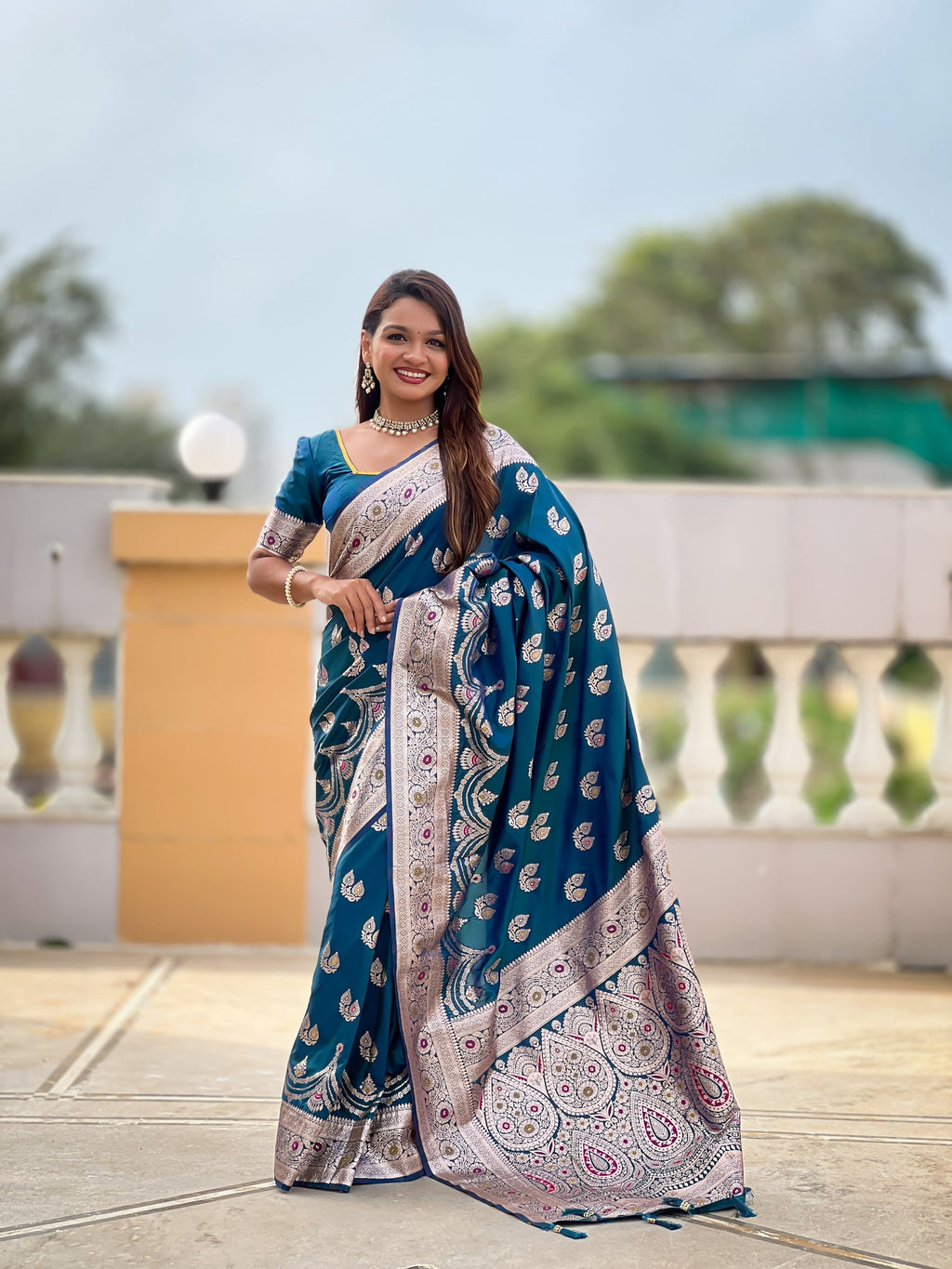 Vedant Vastram Soft Litchi Silk Banarasi Silk Jacquard Saree - Morpich | Grocsy