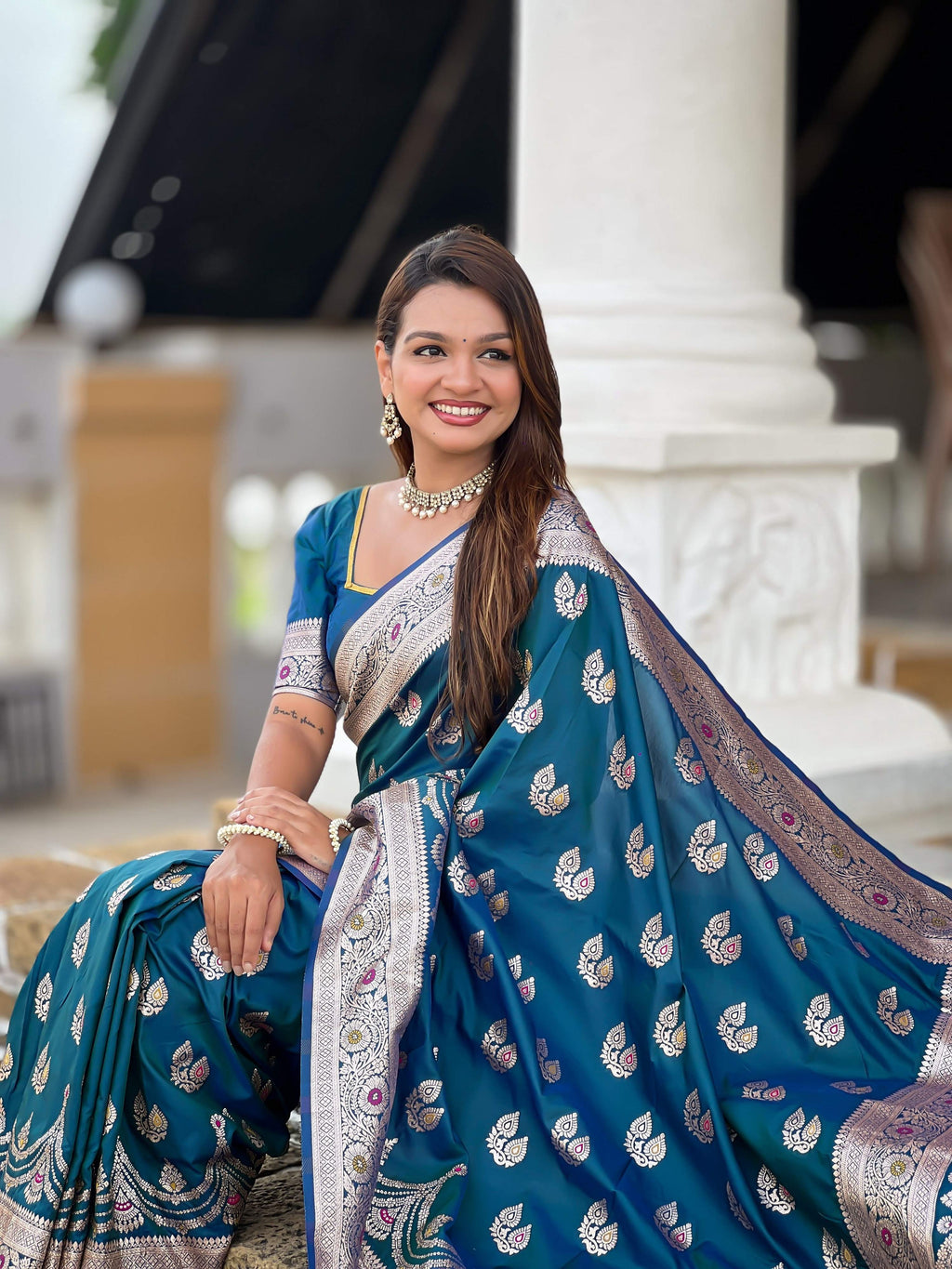 Vedant Vastram Soft Litchi Silk Banarasi Silk Jacquard Saree - Morpich | Grocsy