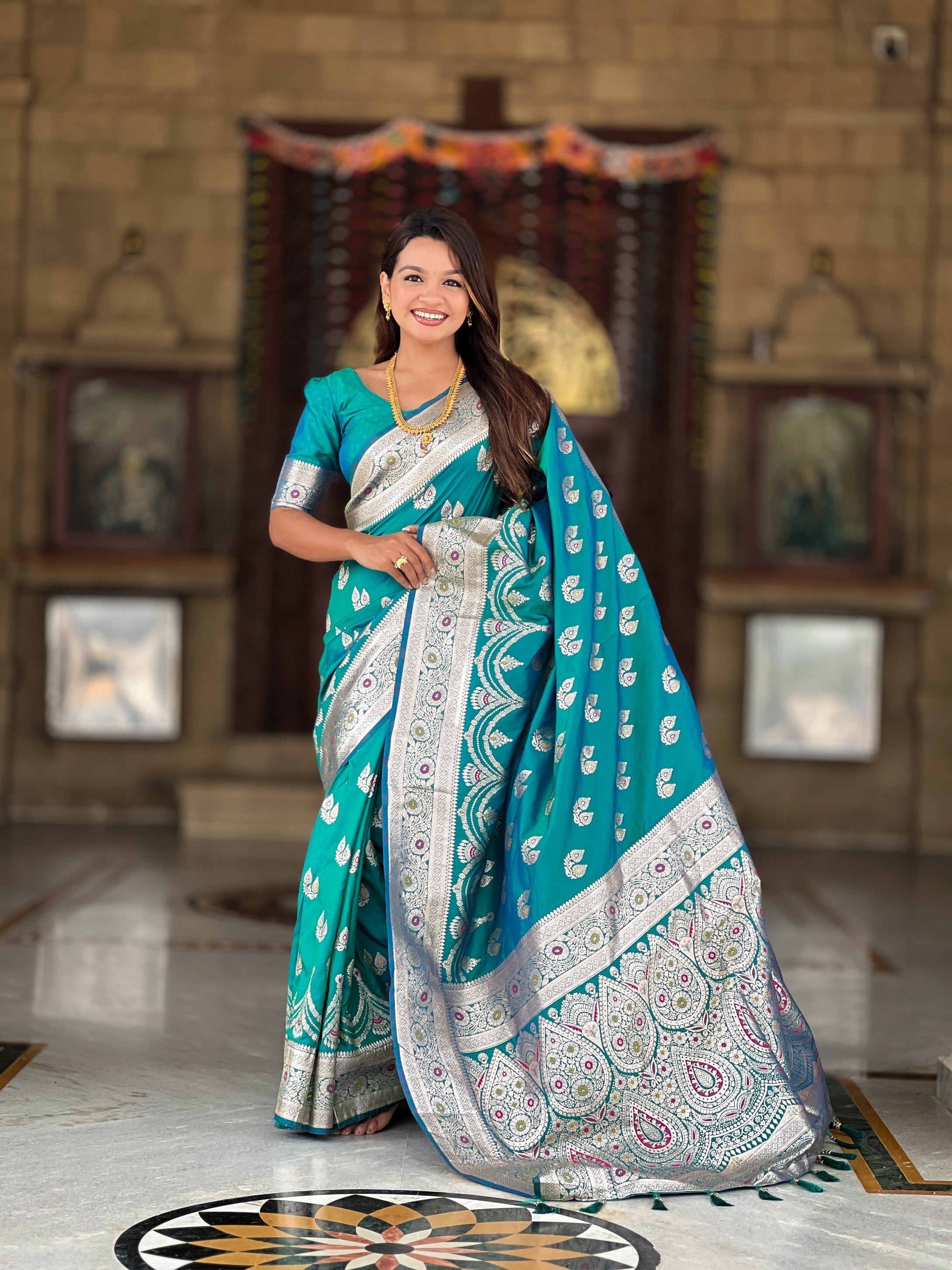 Vedant Vastram Soft Litchi Silk Banarasi Silk Jacquard Saree - Rama | Grocsy