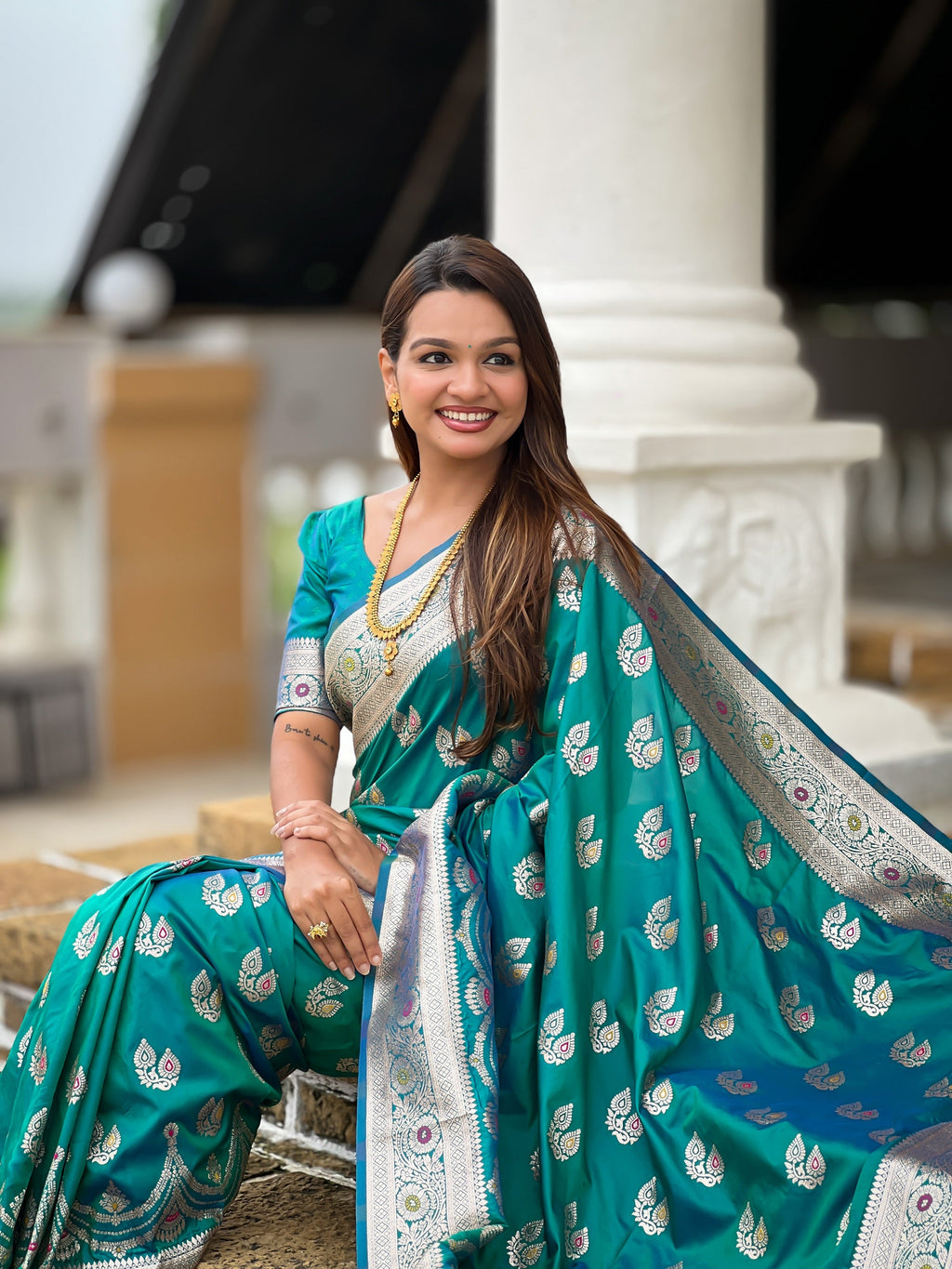 Vedant Vastram Soft Litchi Silk Banarasi Silk Jacquard Saree - Rama | Grocsy