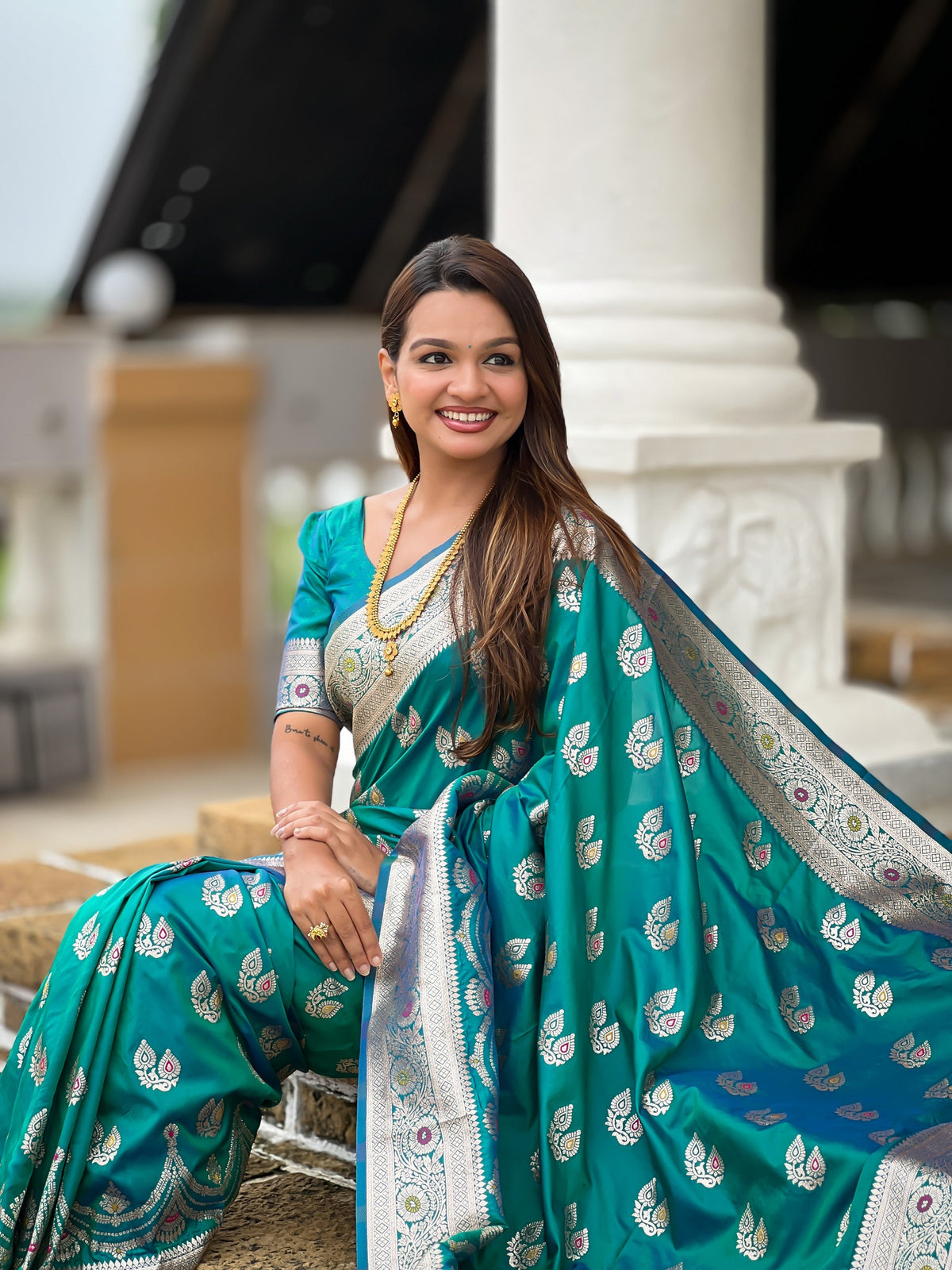 Vedant Vastram Soft Litchi Silk Banarasi Silk Jacquard Saree - Rama | Grocsy