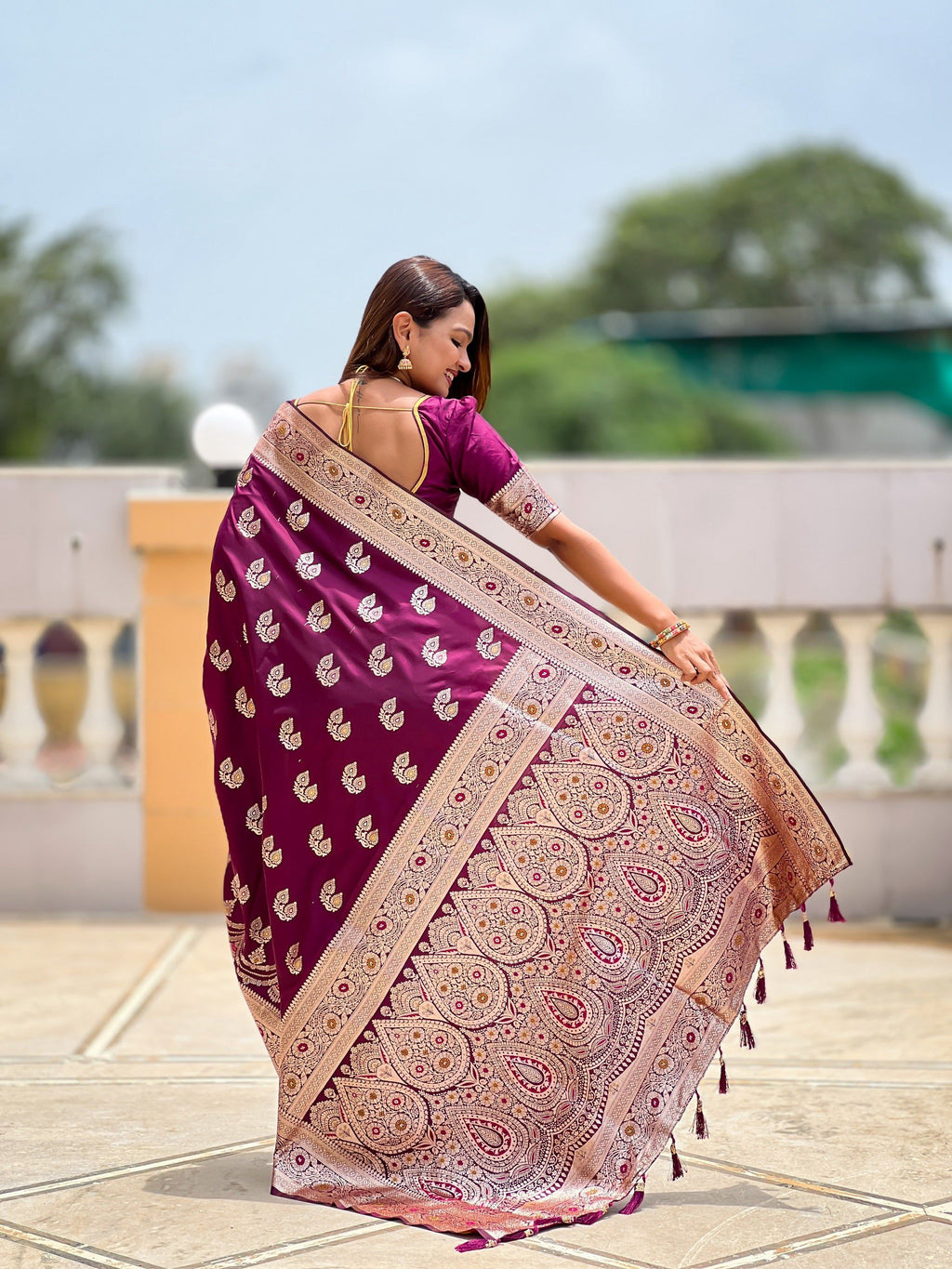 Vedant Vastram Soft Litchi Silk Banarasi Silk Jacquard Saree - Wine | Grocsy