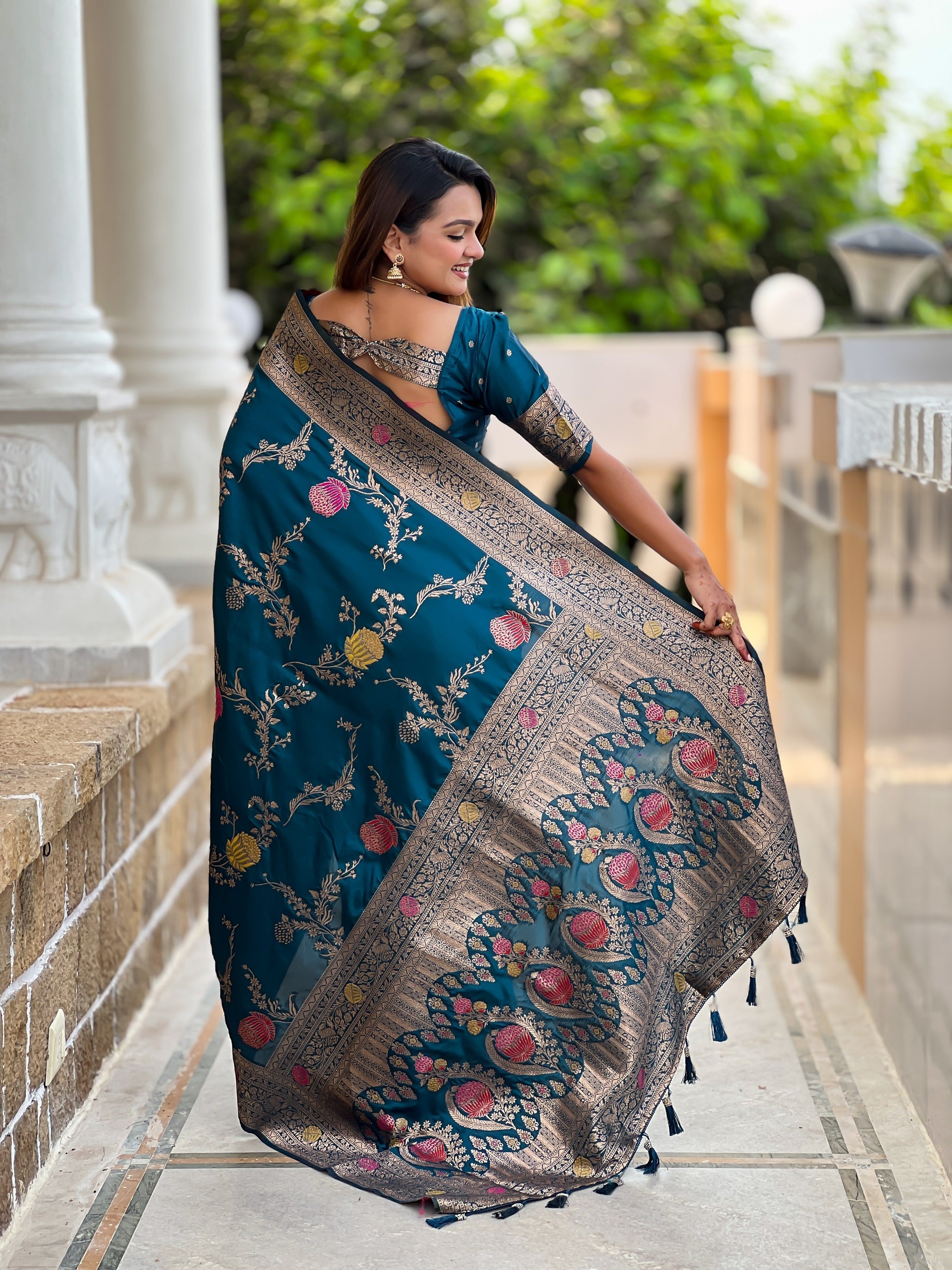 Vedant Vastram Soft Litchi Silk Banarasi Silk Jacquard Saree - Morpich | Grocsy