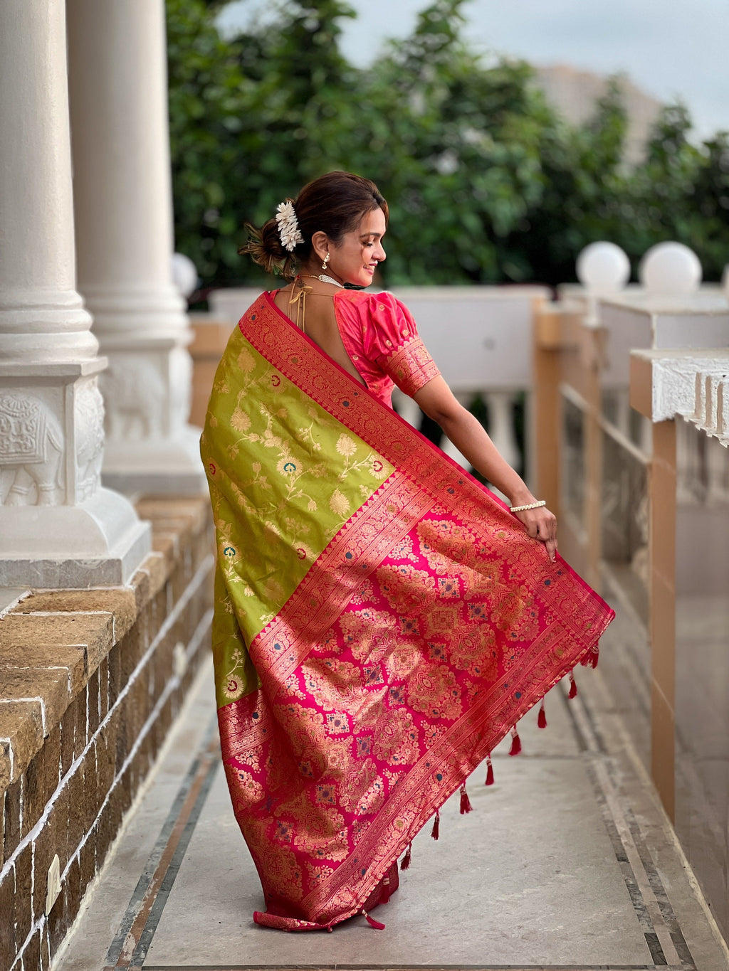 Vedant Vastram Soft Litchi Silk Banarasi Silk Jacquard Saree - Parrot | Grocsy