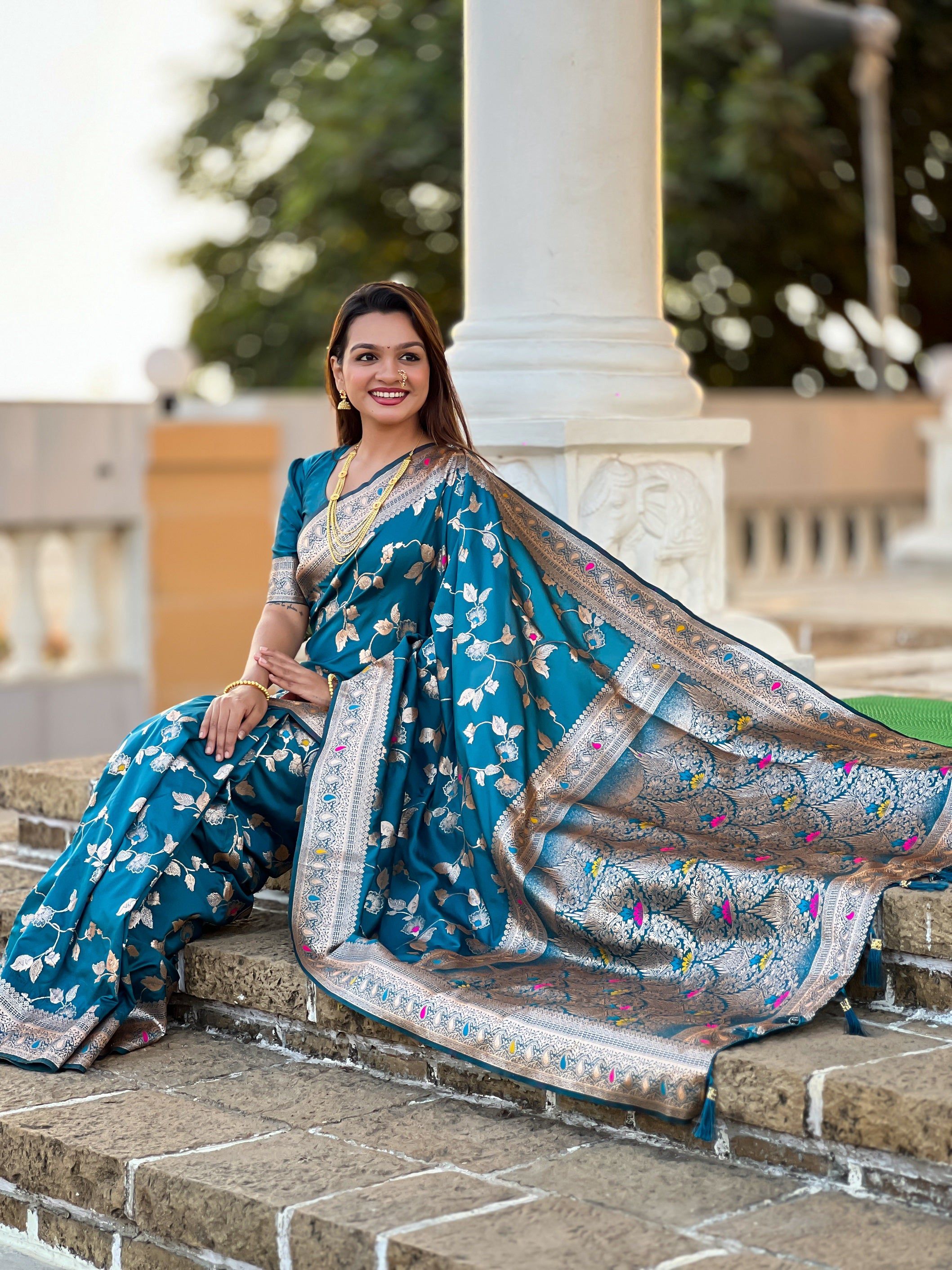 Vedant Vastram Soft Litchi Silk Banarasi Silk Jacquard Saree - Morpich | Grocsy