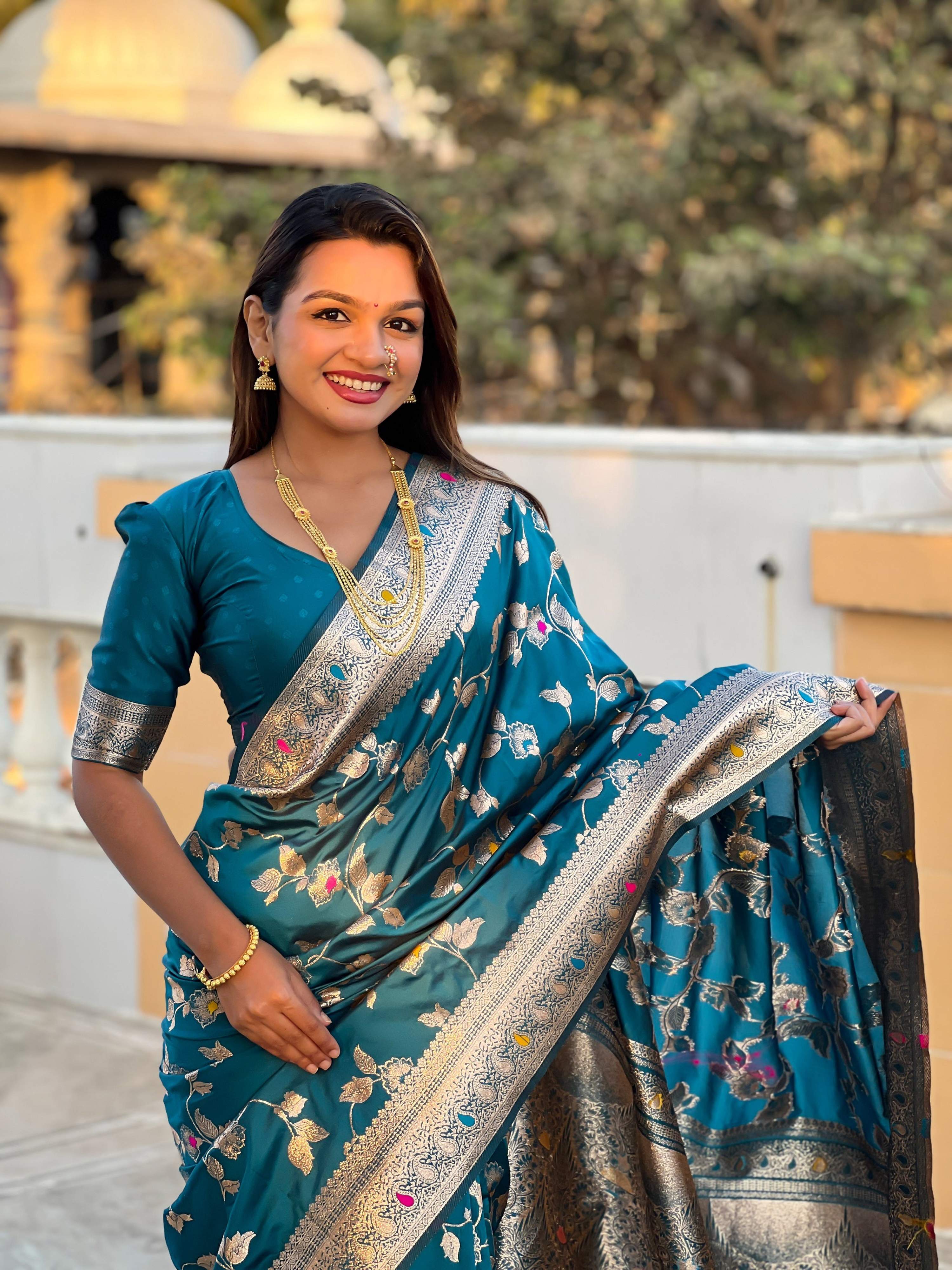 Vedant Vastram Soft Litchi Silk Banarasi Silk Jacquard Saree - Morpich | Grocsy