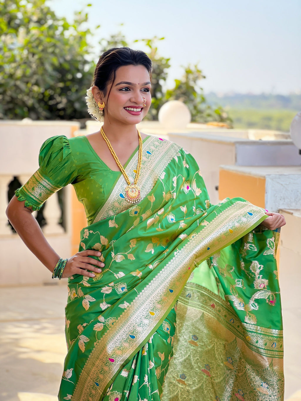 Vedant Vastram Soft Litchi Silk Banarasi Silk Jacquard Saree - Parrot | Grocsy