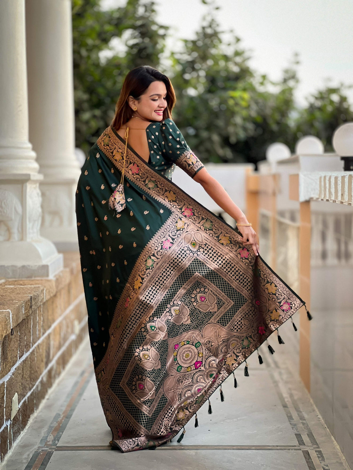 Vedant Vastram Soft Litchi Silk Banarasi Silk Jacquard Saree - Green | Grocsy