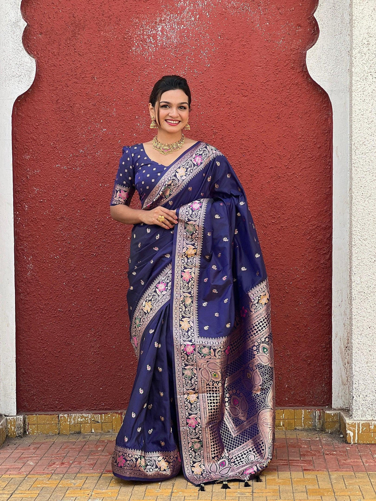 Vedant Vastram Soft Litchi Silk Banarasi Silk Jacquard Saree - Navy Blue | Grocsy