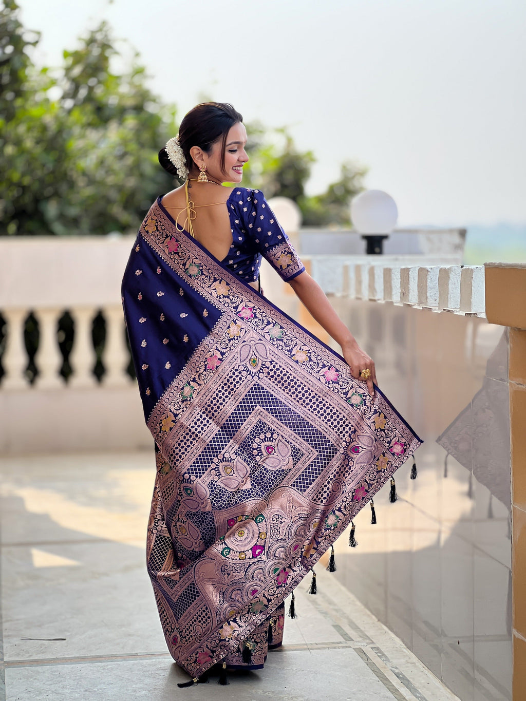 Vedant Vastram Soft Litchi Silk Banarasi Silk Jacquard Saree - Navy Blue | Grocsy