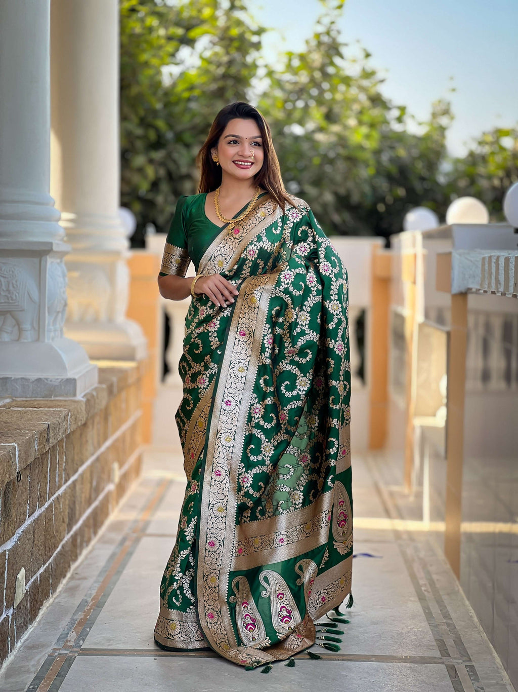 Vedant Vastram Soft Litchi Silk Banarasi Silk Jacquard Saree - Green | Grocsy