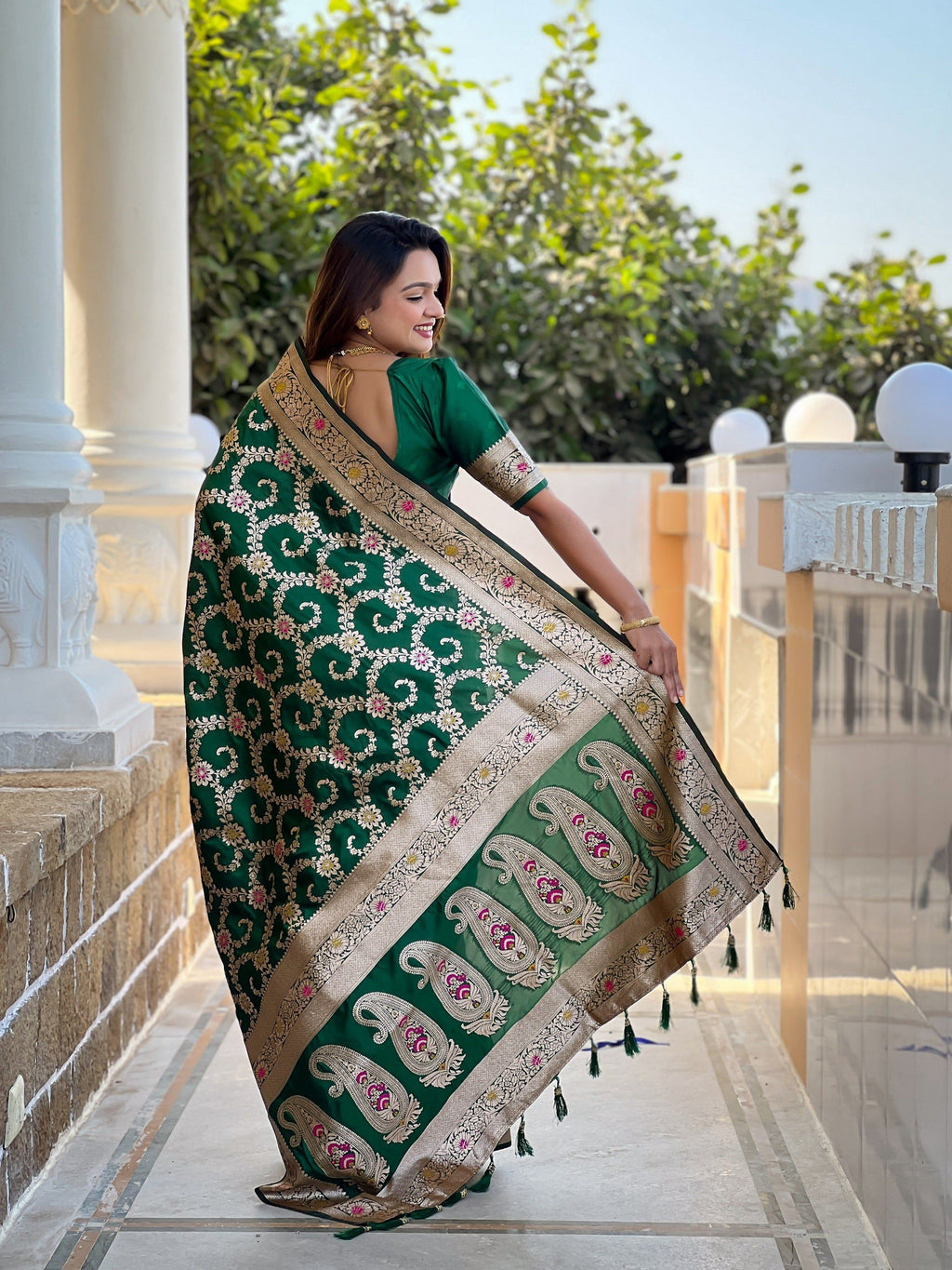 Vedant Vastram Soft Litchi Silk Banarasi Silk Jacquard Saree - Green | Grocsy